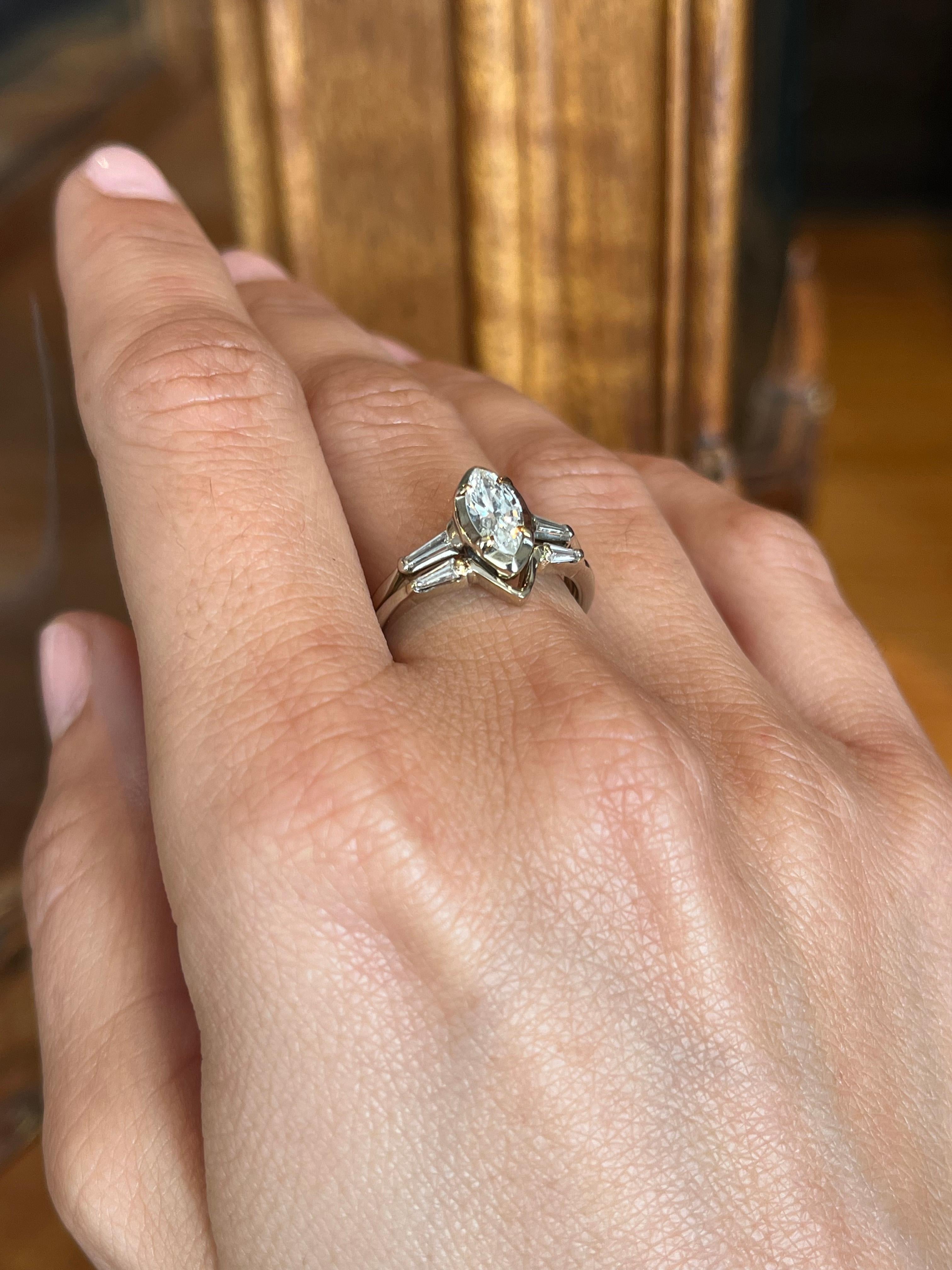 Marquise Diamant & Baguette Verlobungsring & Ehering Set 14K Weißgold (Marquiseschliff) im Angebot