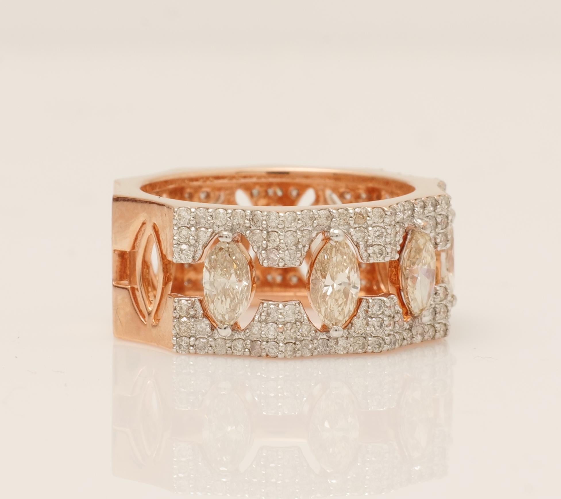 Anillo con banda ancha de diamantes marquesa en oro macizo de 14 quilates (certificado) en Nuevo estado para la venta en New Delhi, DL