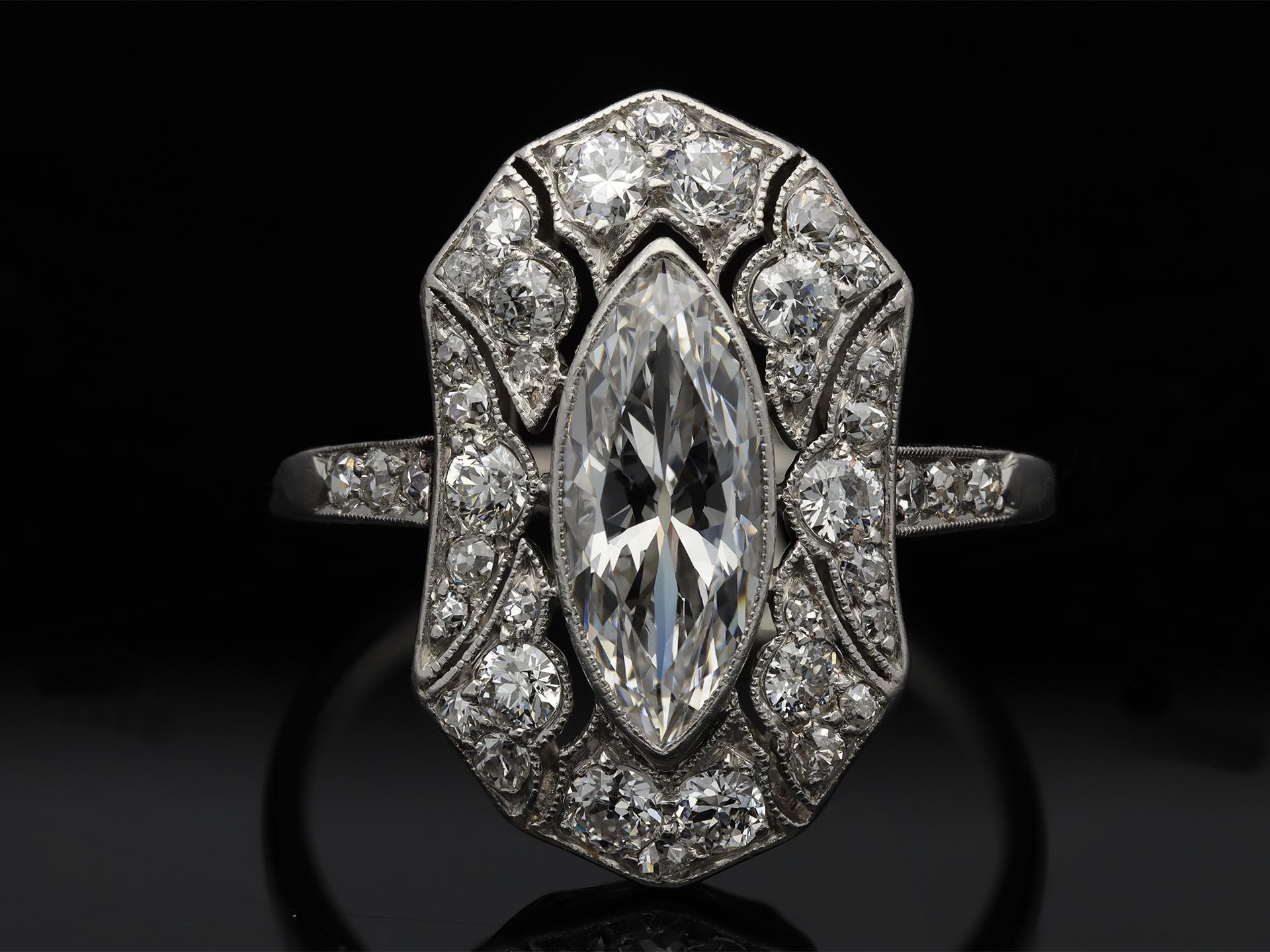 Marquise Diamant-Cluster-Ring, um 1925. Damen im Angebot