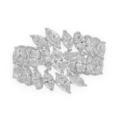 Anello da cocktail largo con cluster di diamanti Marquise in oro bianco 18k Tutte le tariffe sono pagate