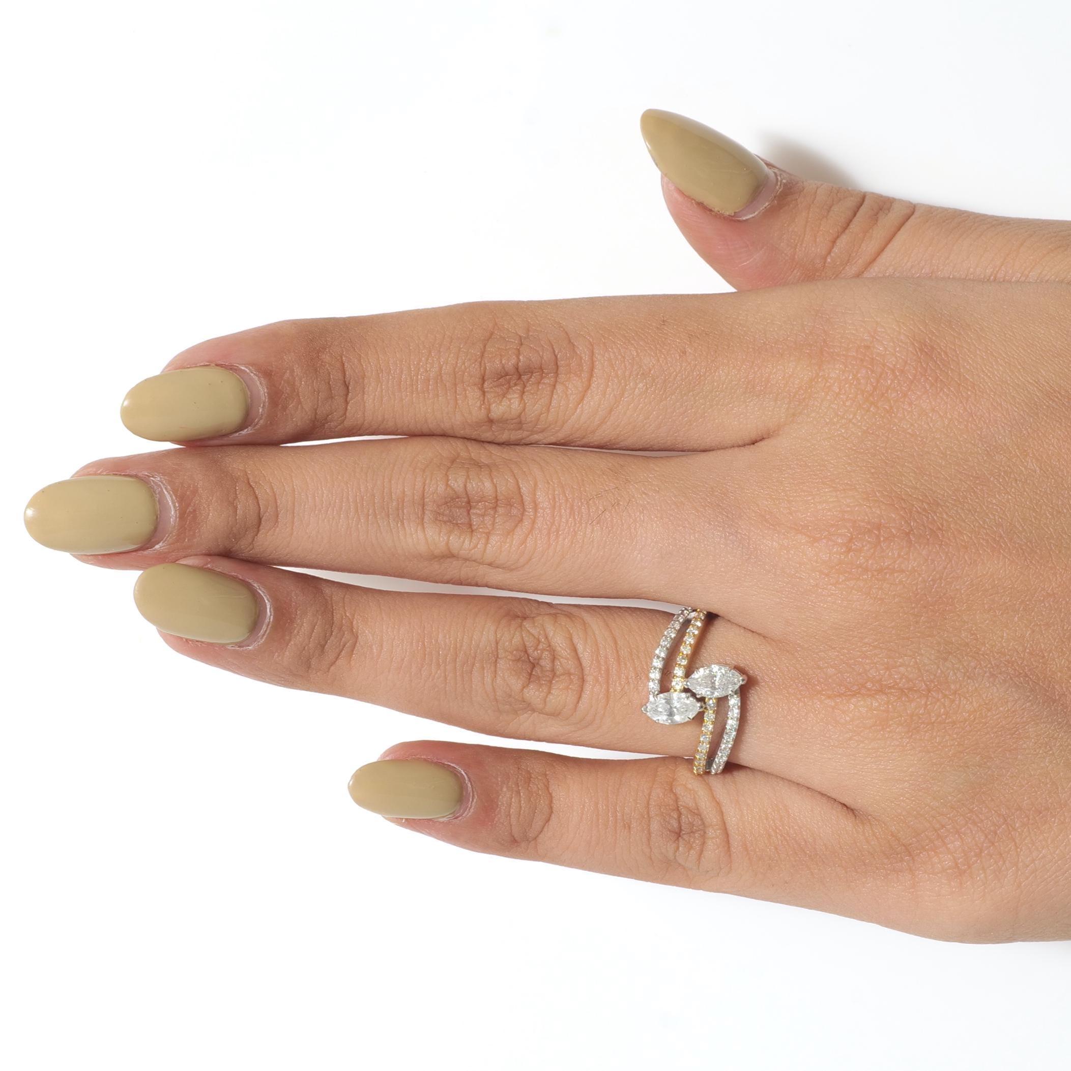 Taglio marquise Anello con croce di diamanti Marquise in oro massiccio 14k (certificato) in vendita