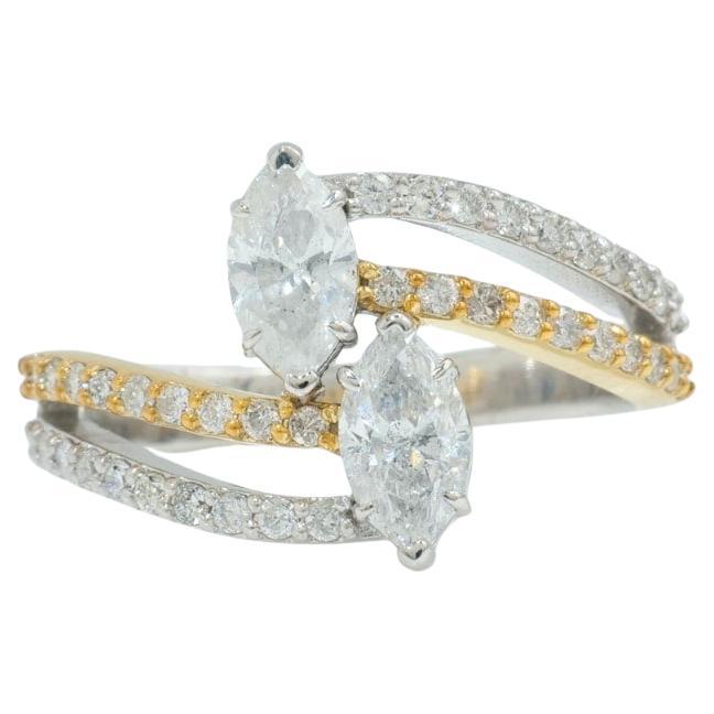 Anello con croce di diamanti Marquise in oro massiccio 14k (certificato) in vendita