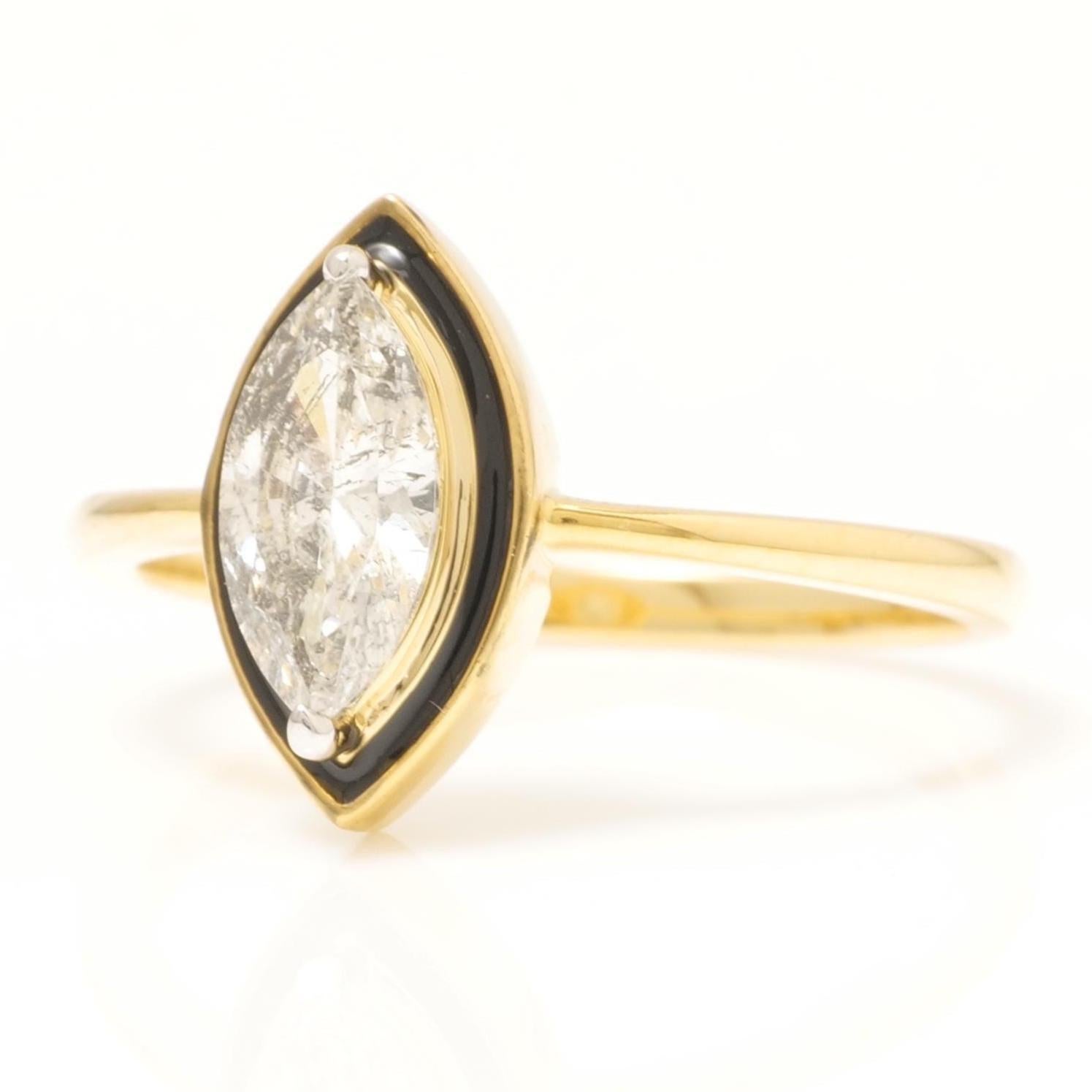 Taglio marquise Anello aureola con diamante marquise e smalto in oro massiccio 14k (certificato) in vendita