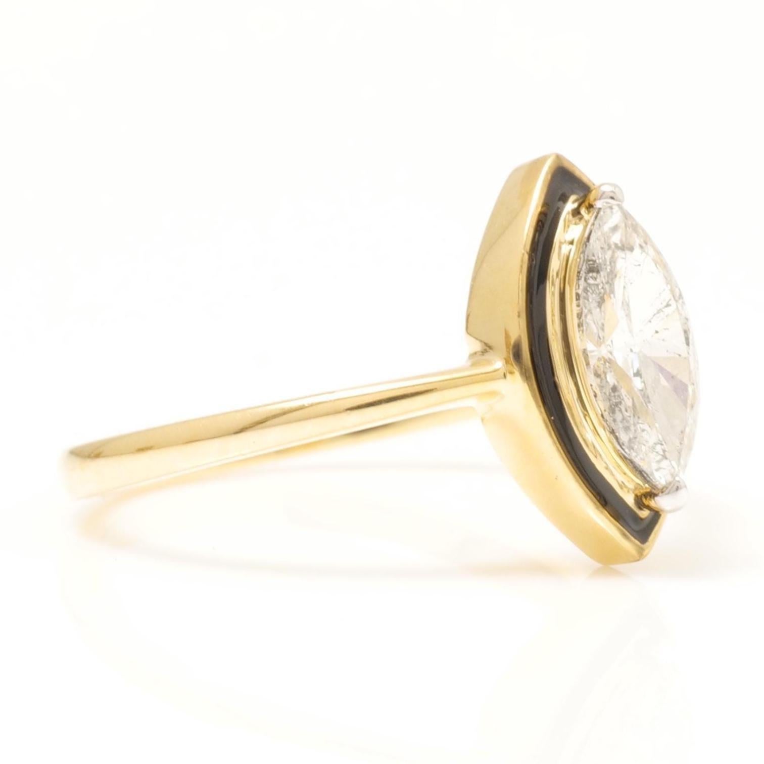 Anello aureola con diamante marquise e smalto in oro massiccio 14k (certificato) In condizioni Nuovo in vendita a New Delhi, DL
