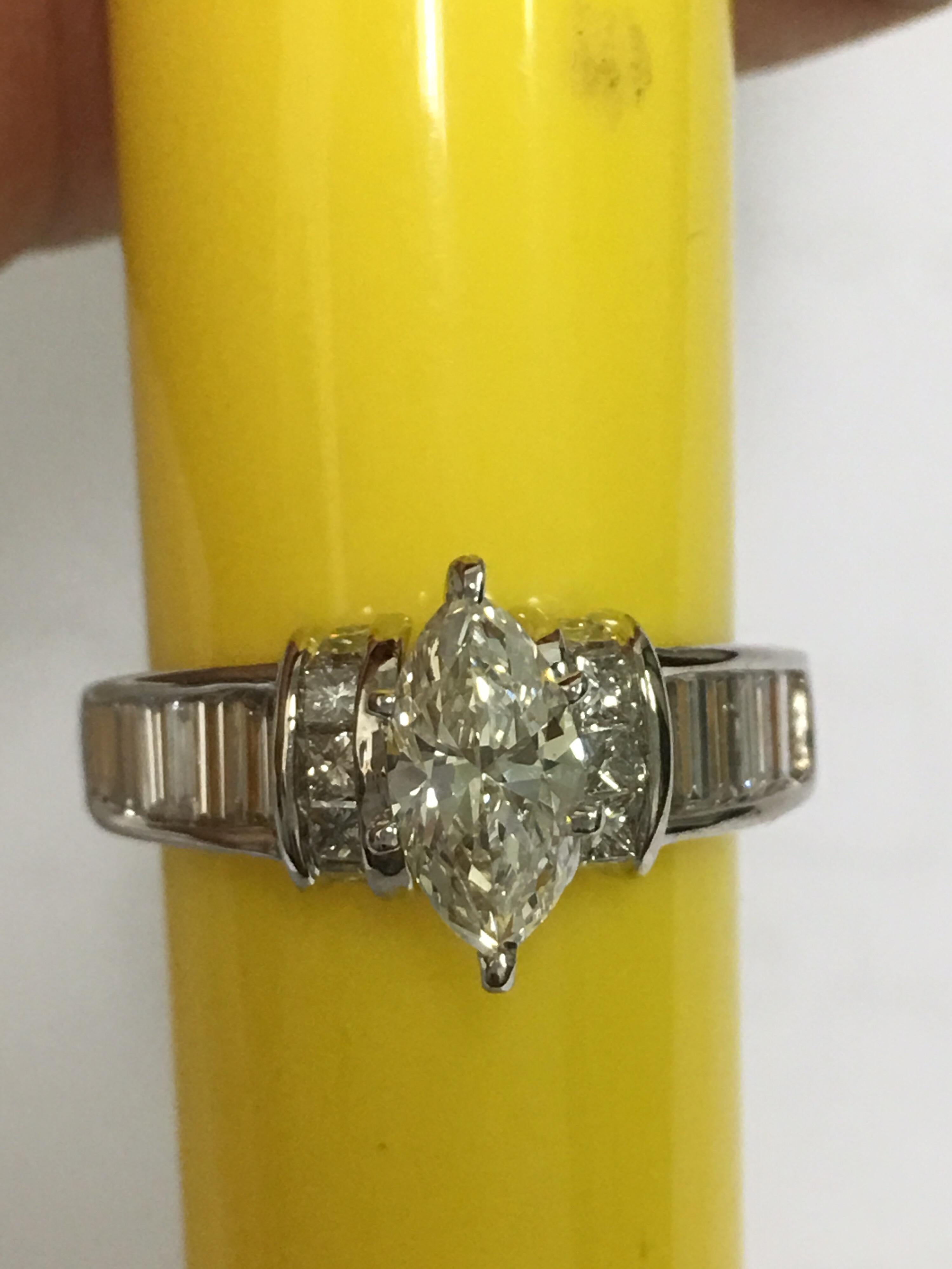 Marquise Diamond Engagement Ring Set in White Gold In Excellent Condition In Trumbull, CT