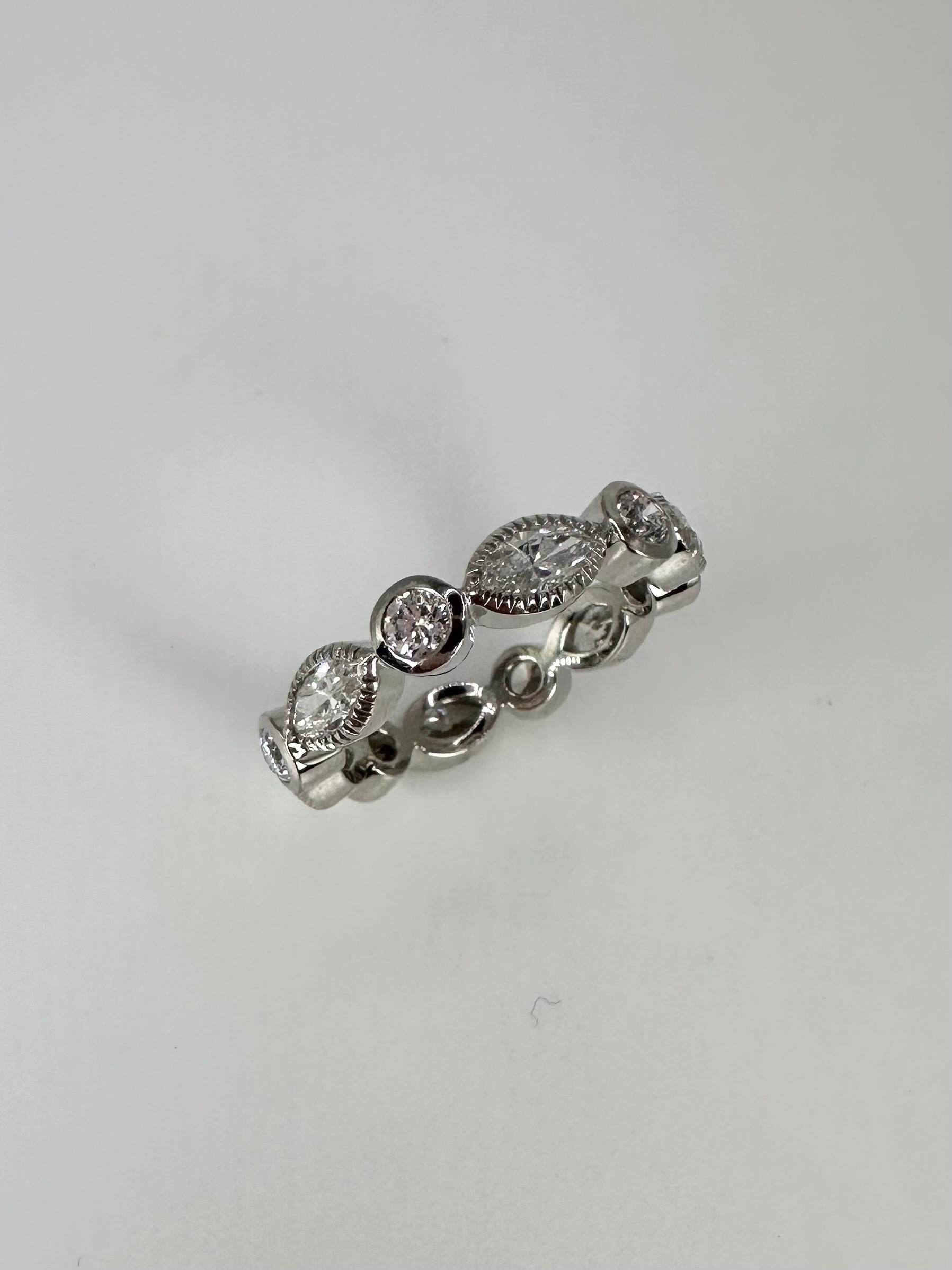 Femenino o masculino Anillo de eternidad de diamantes marquesa Anillo de diamantes PLATINO 1,7 ct de diamantes grande en venta