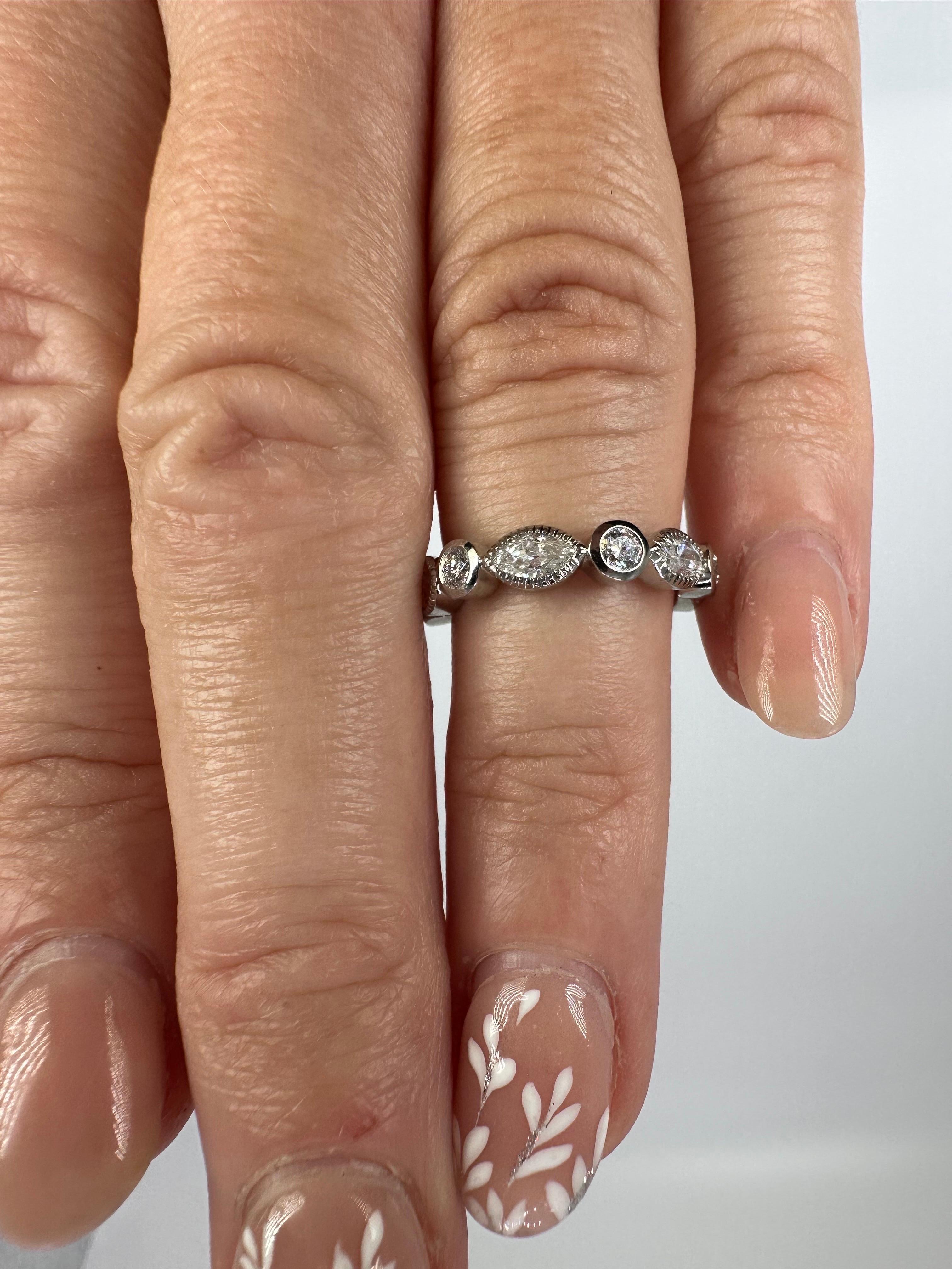 Bague d'éternité en diamant marquise grande taille PLATINUM Bague en diamant 1,7 carat  en vente 4