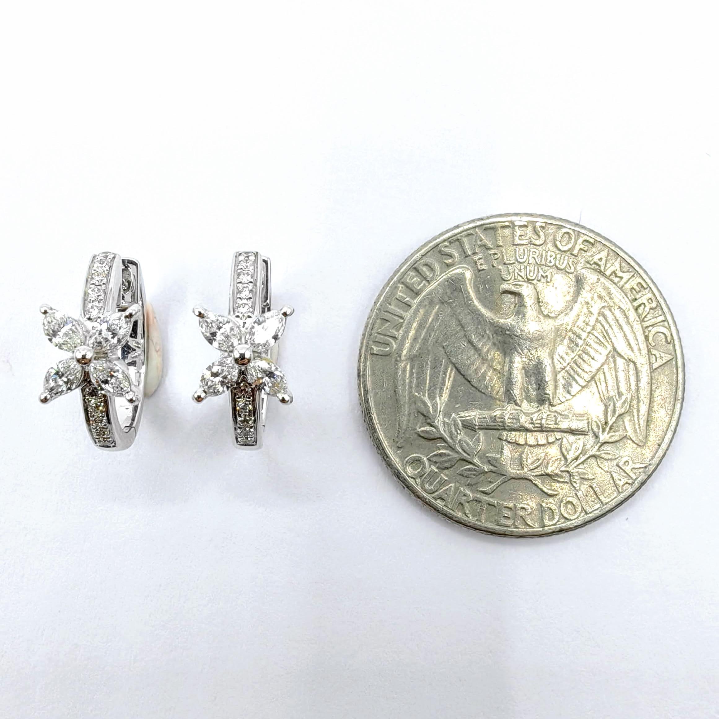 Pendientes de aro de oro blanco de 18 quilates con flor de diamante marquesa y pavé de diamantes talla redonda en venta 4