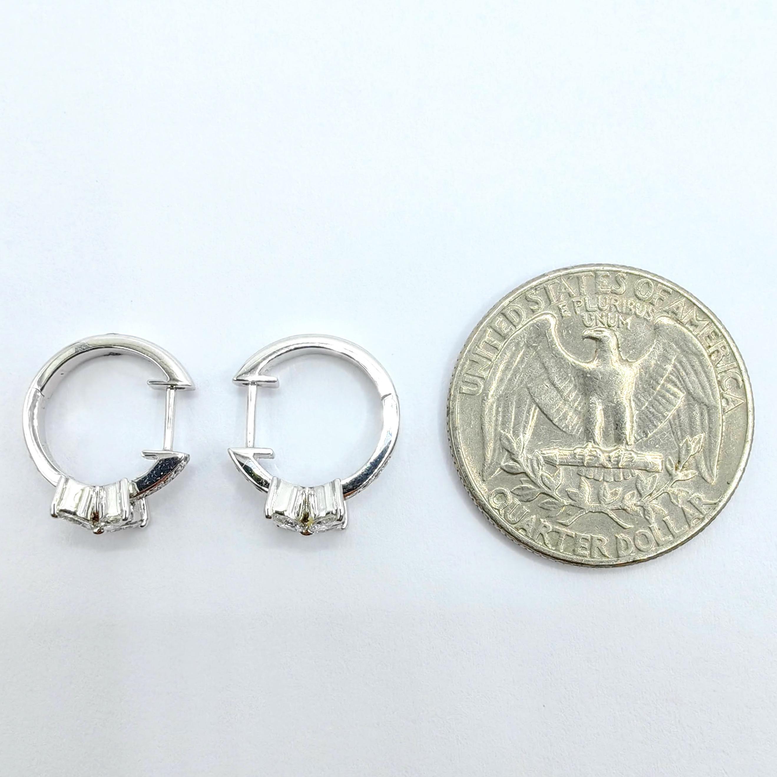 Pendientes de aro de oro blanco de 18 quilates con flor de diamante marquesa y pavé de diamantes talla redonda en venta 5