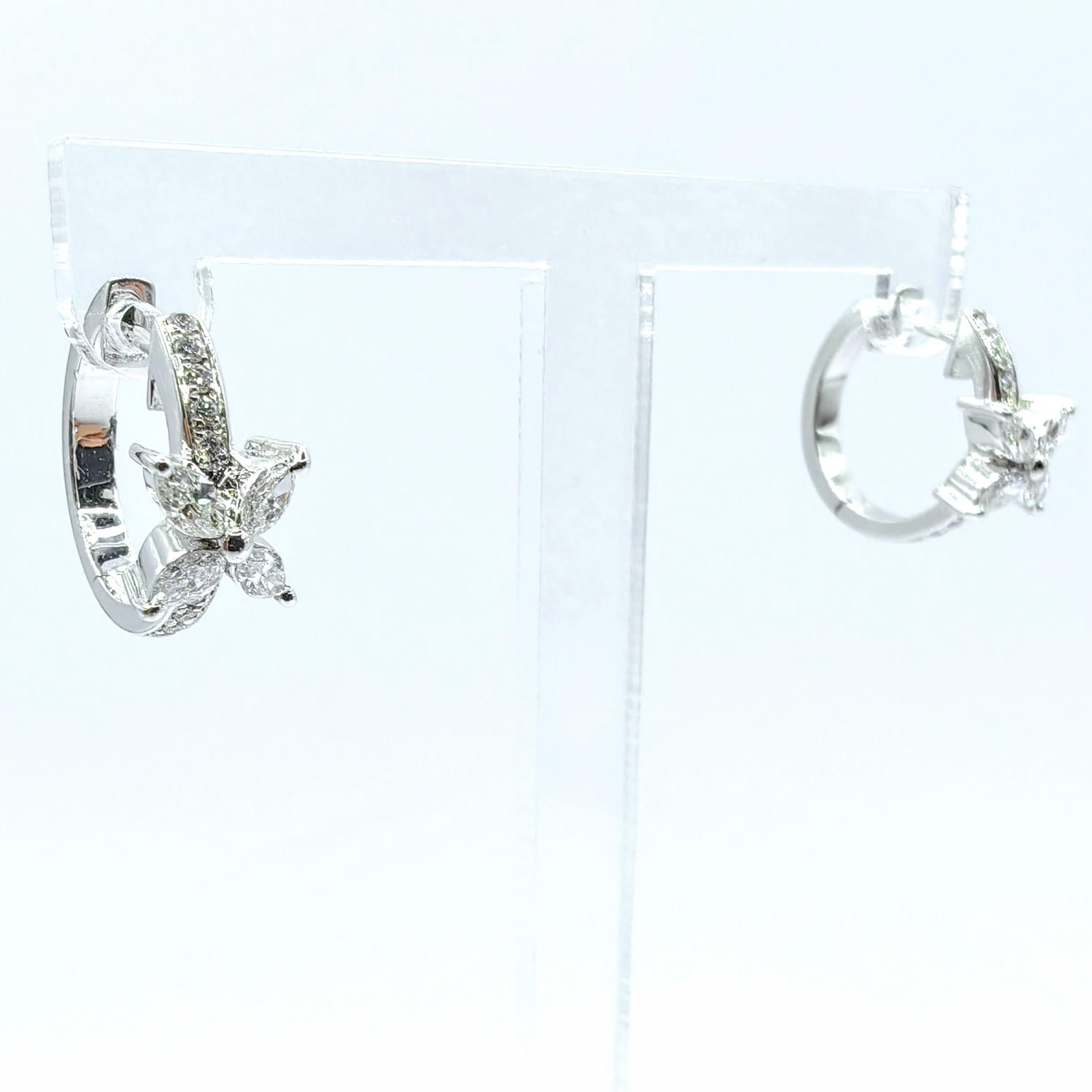 Pendientes de aro de oro blanco de 18 quilates con flor de diamante marquesa y pavé de diamantes talla redonda Corte redondo en venta