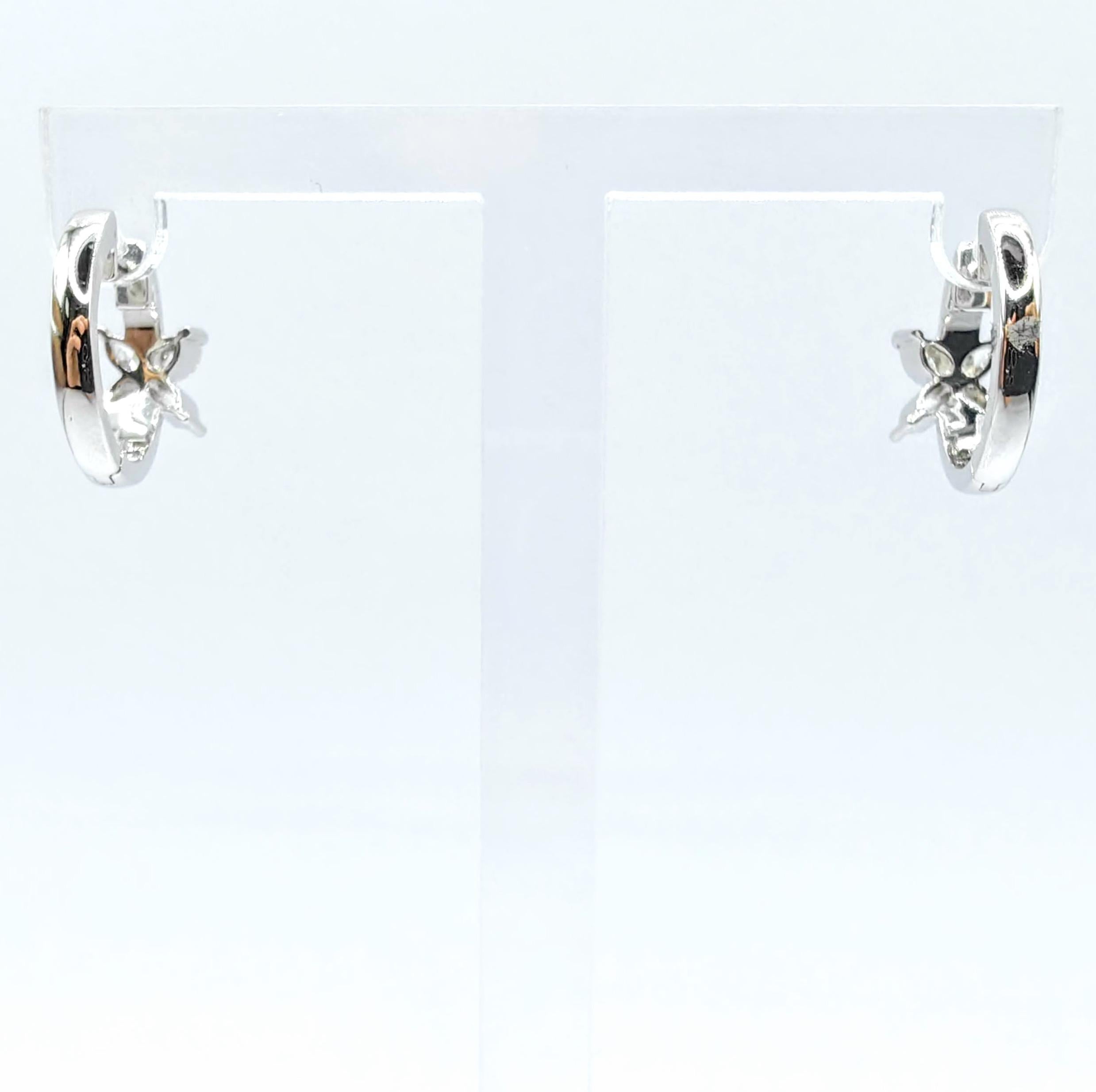 Pendientes de aro de oro blanco de 18 quilates con flor de diamante marquesa y pavé de diamantes talla redonda en Nuevo estado para la venta en Wan Chai District, HK