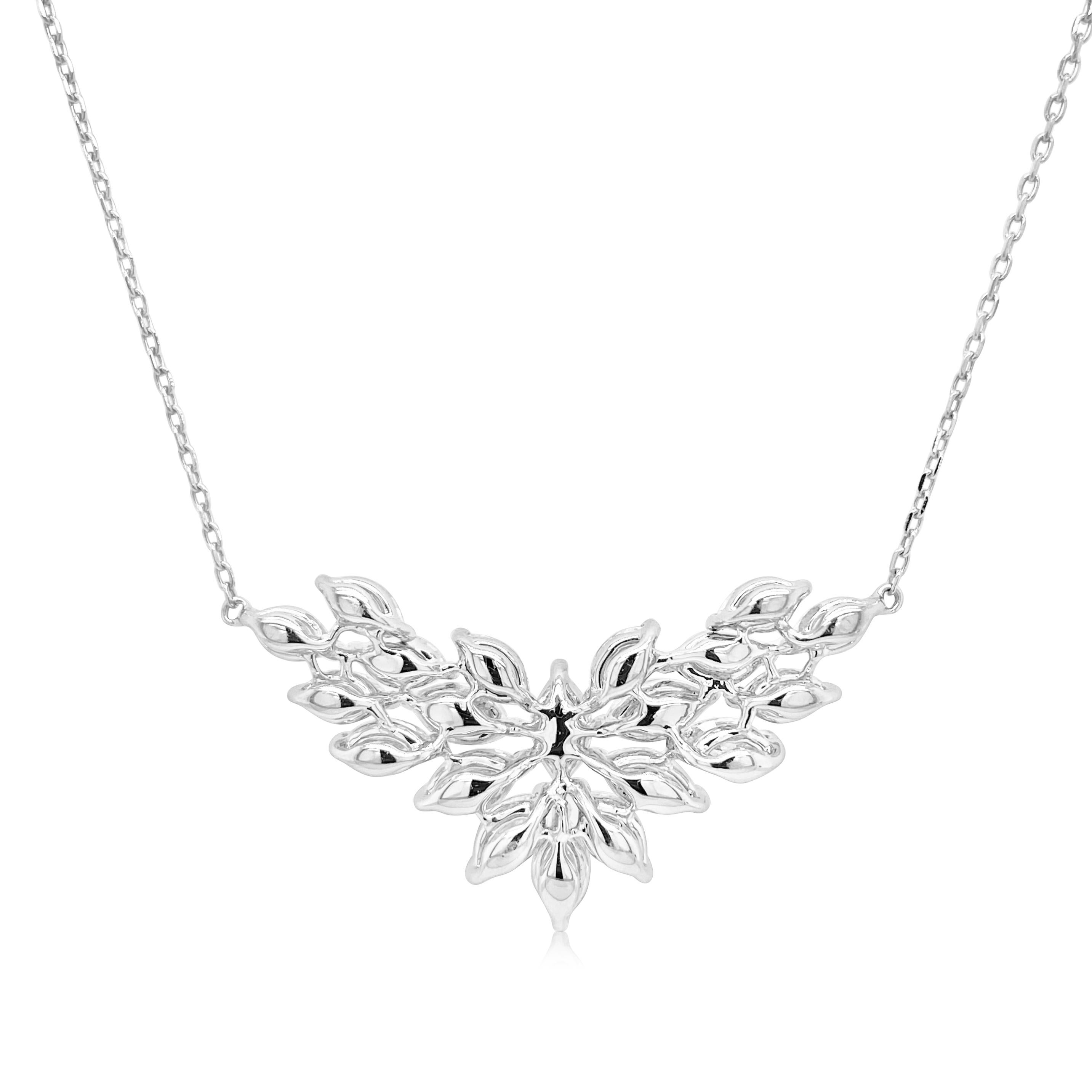 Contemporary Marquise diamond Necklace with Platinum Chain For Sale