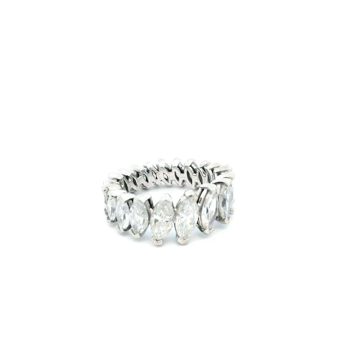 Marquise Diamond on a Platinum Setting Ring In Excellent Condition For Sale In Great Neck Plaza, NY