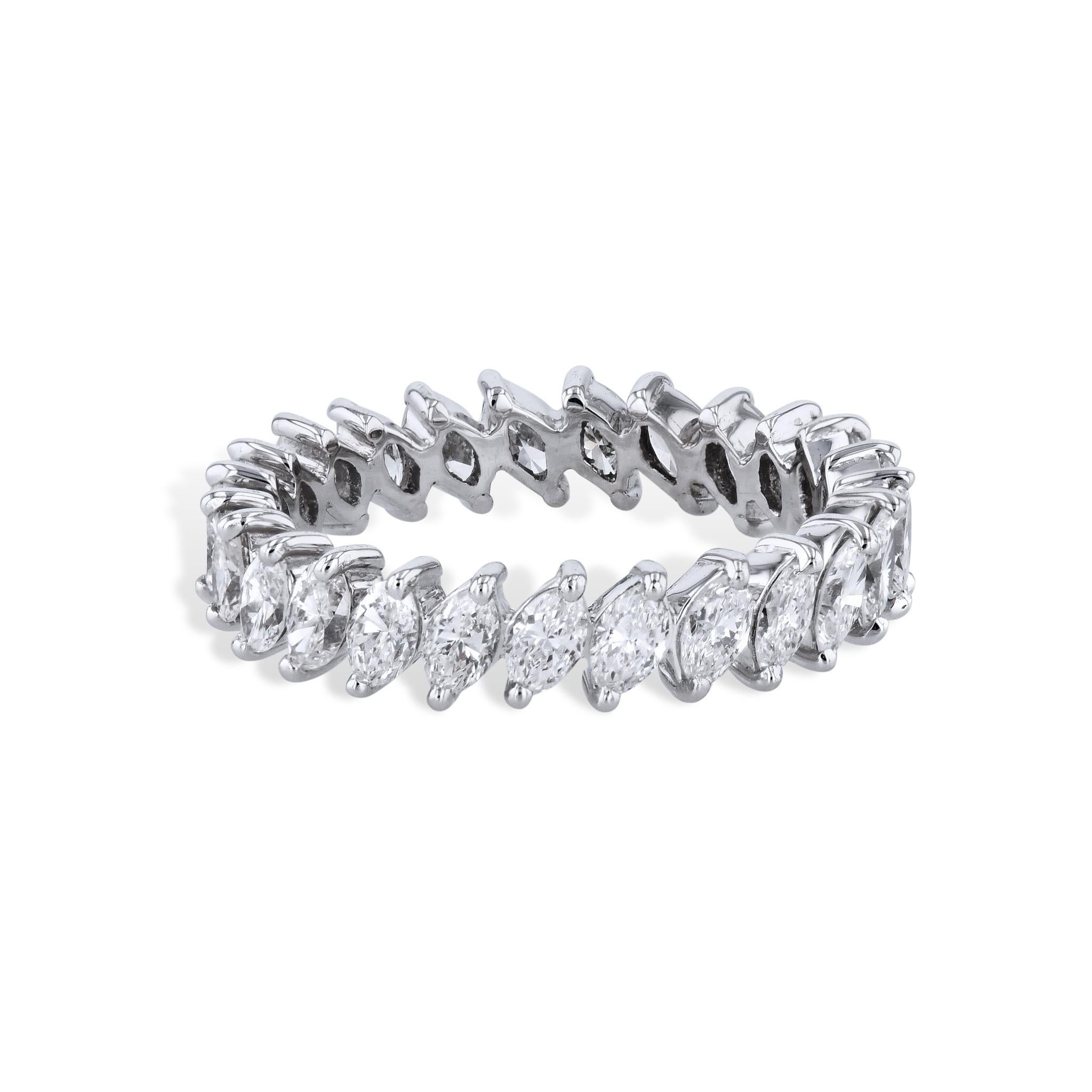 Moderne Bracelet éternel en platine avec diamant marquise en vente