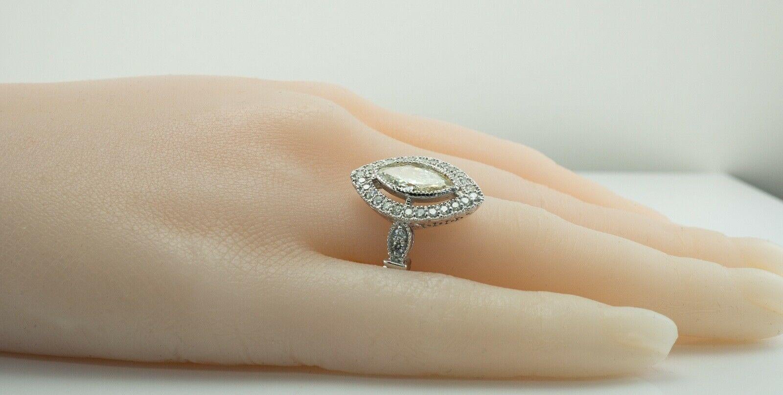 Anillo de diamantes marquesa de compromiso de oro blanco de 18 quilates 3,10 TDW Del Co en venta 7