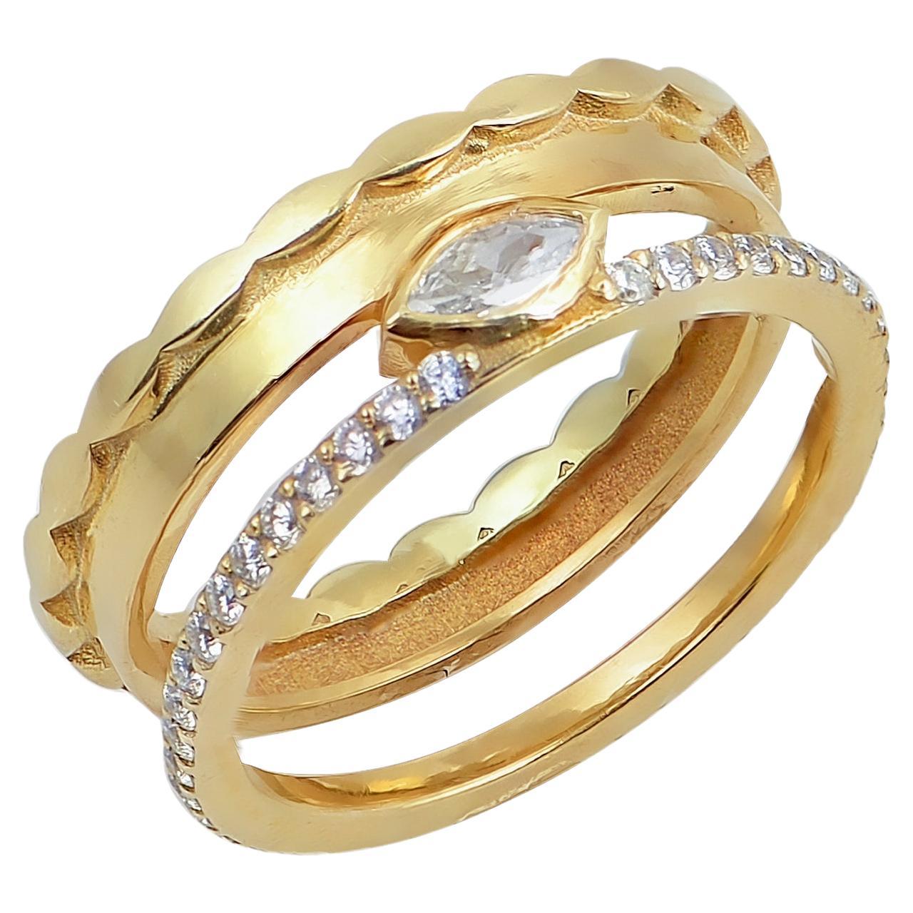 Marquise Diamond Ring In 18 Karat Gold For Sale