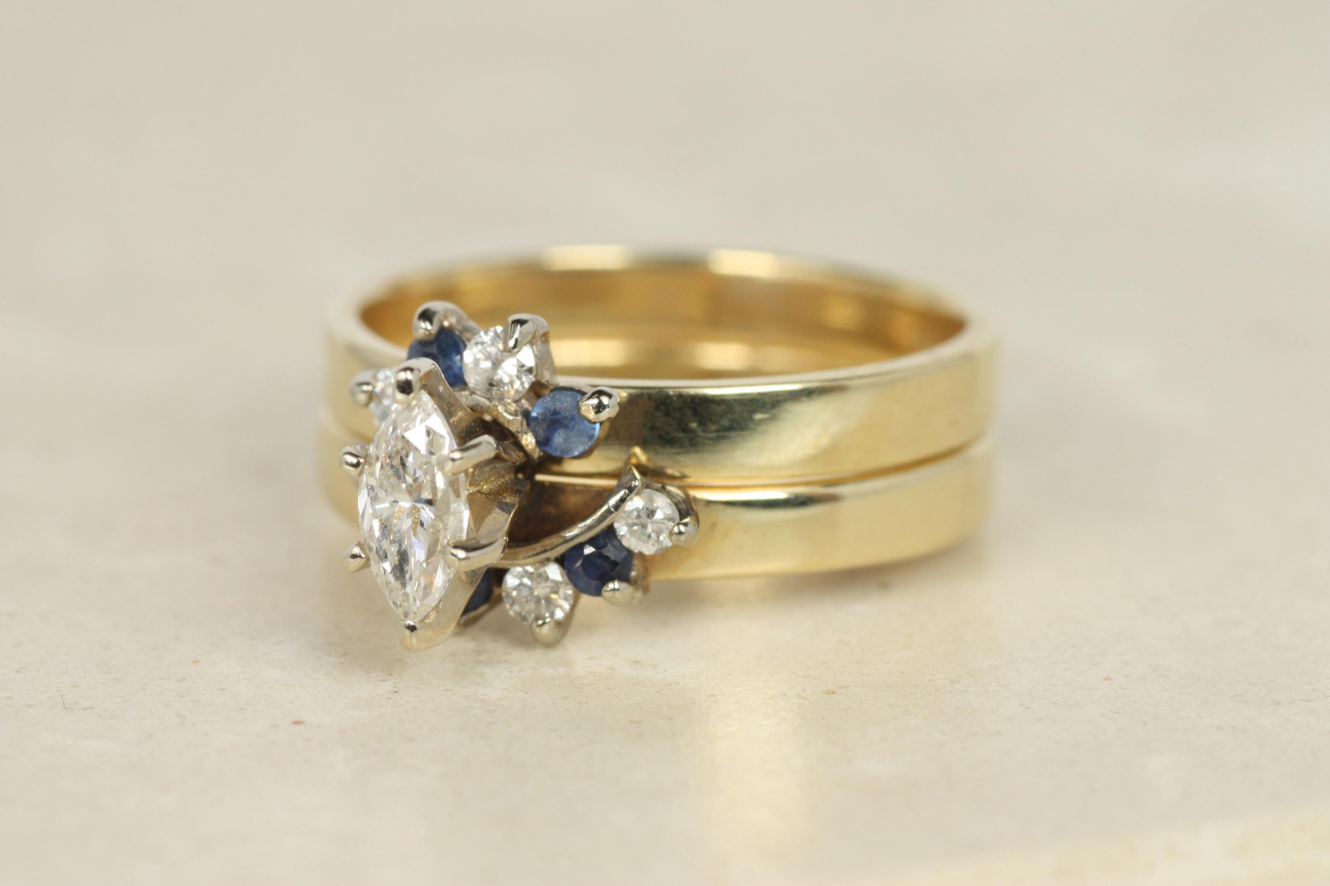 Bague de fiançailles et alliance en or jaune 14K avec diamant et saphir en forme de marquise Bon état - En vente à Santa Monica, CA