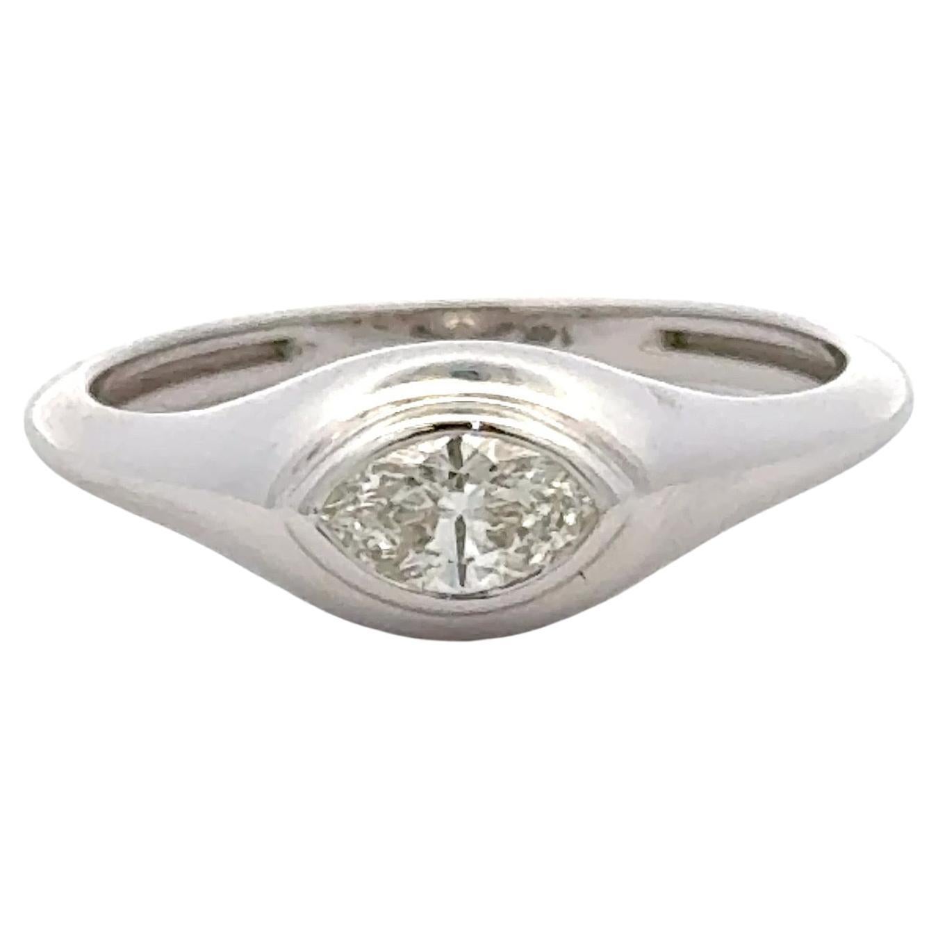 Anillo de oro blanco de 14 quilates con diamantes marquesa pulidos 0,27 quilates