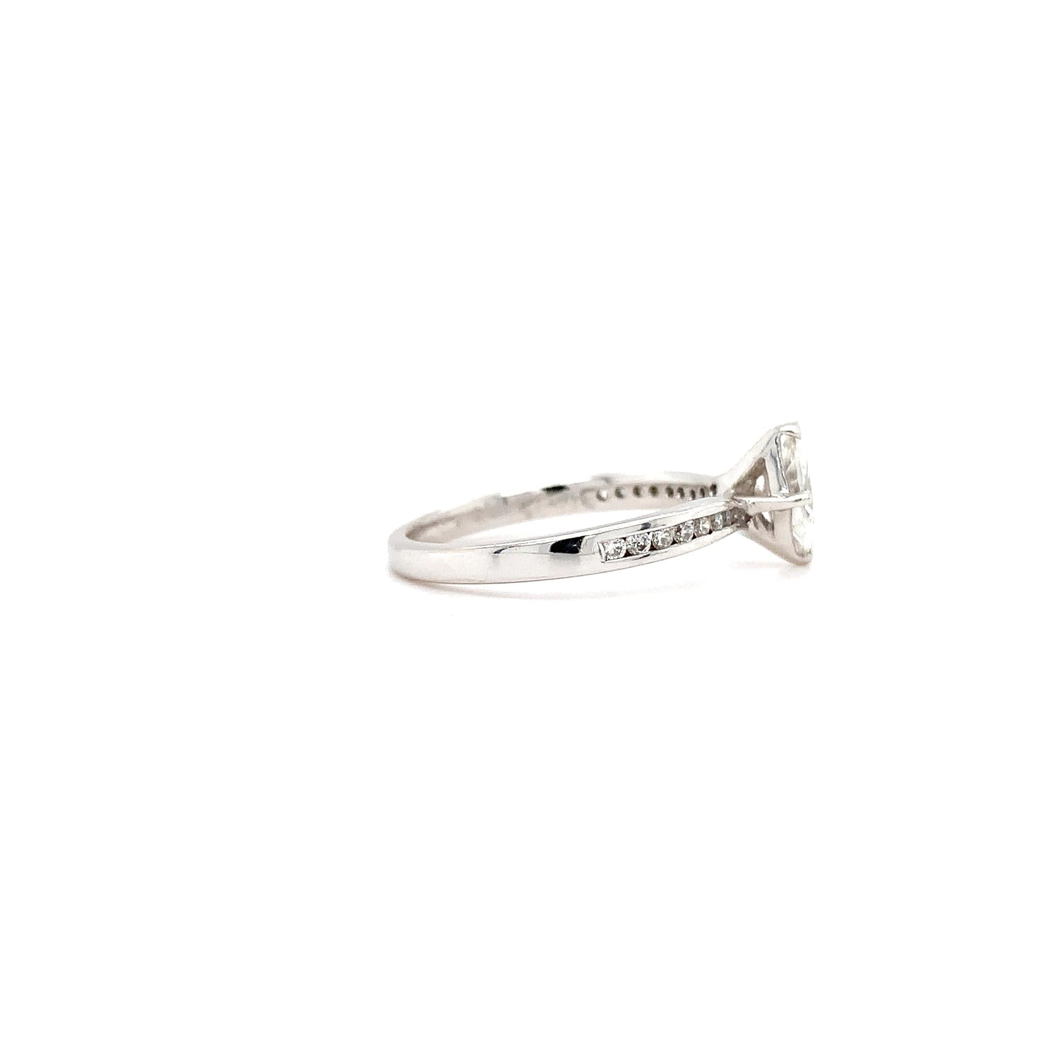Marquise Cut Marquise diamond solitaire classic engagement ring 18k white gold For Sale