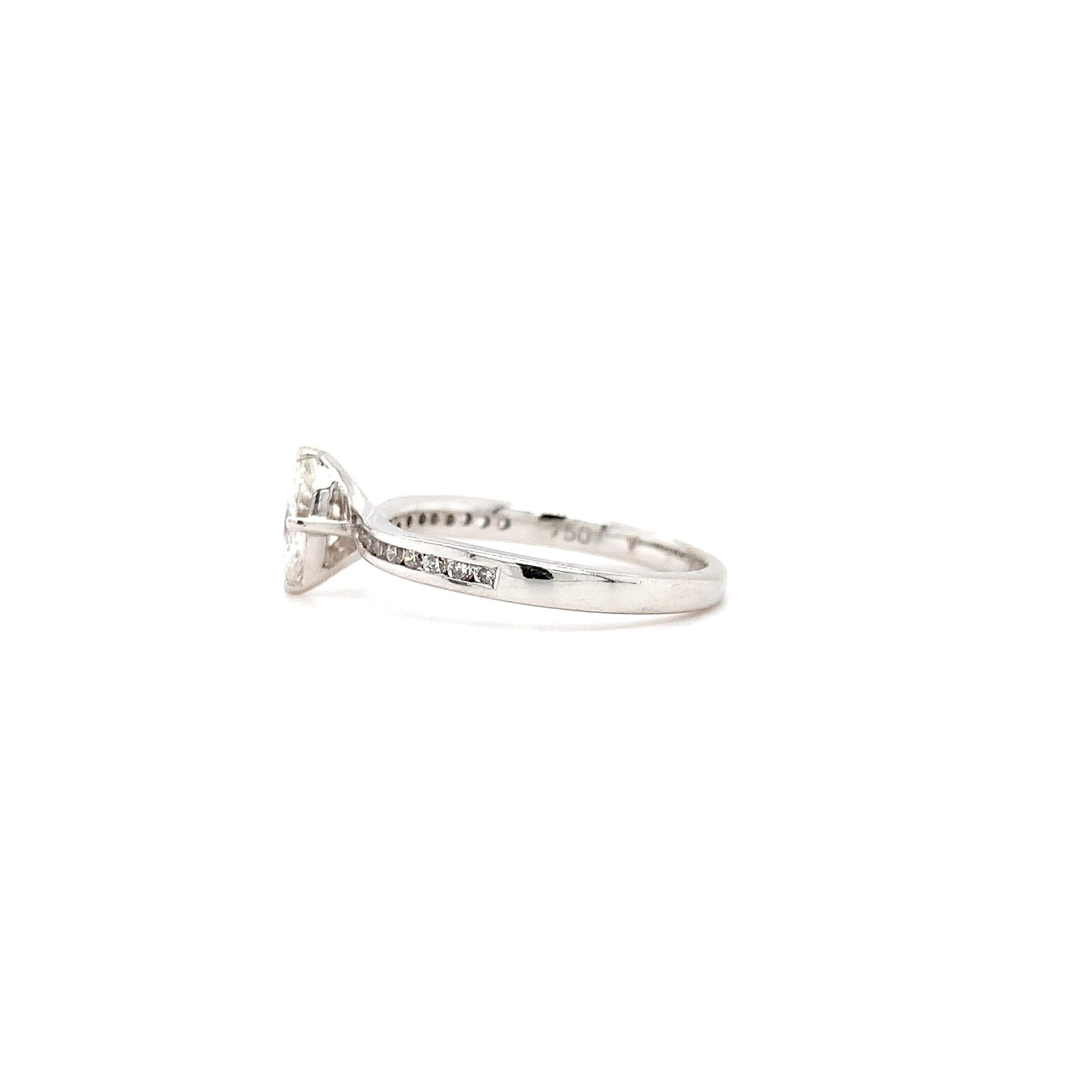 Women's Marquise diamond solitaire classic engagement ring 18k white gold For Sale