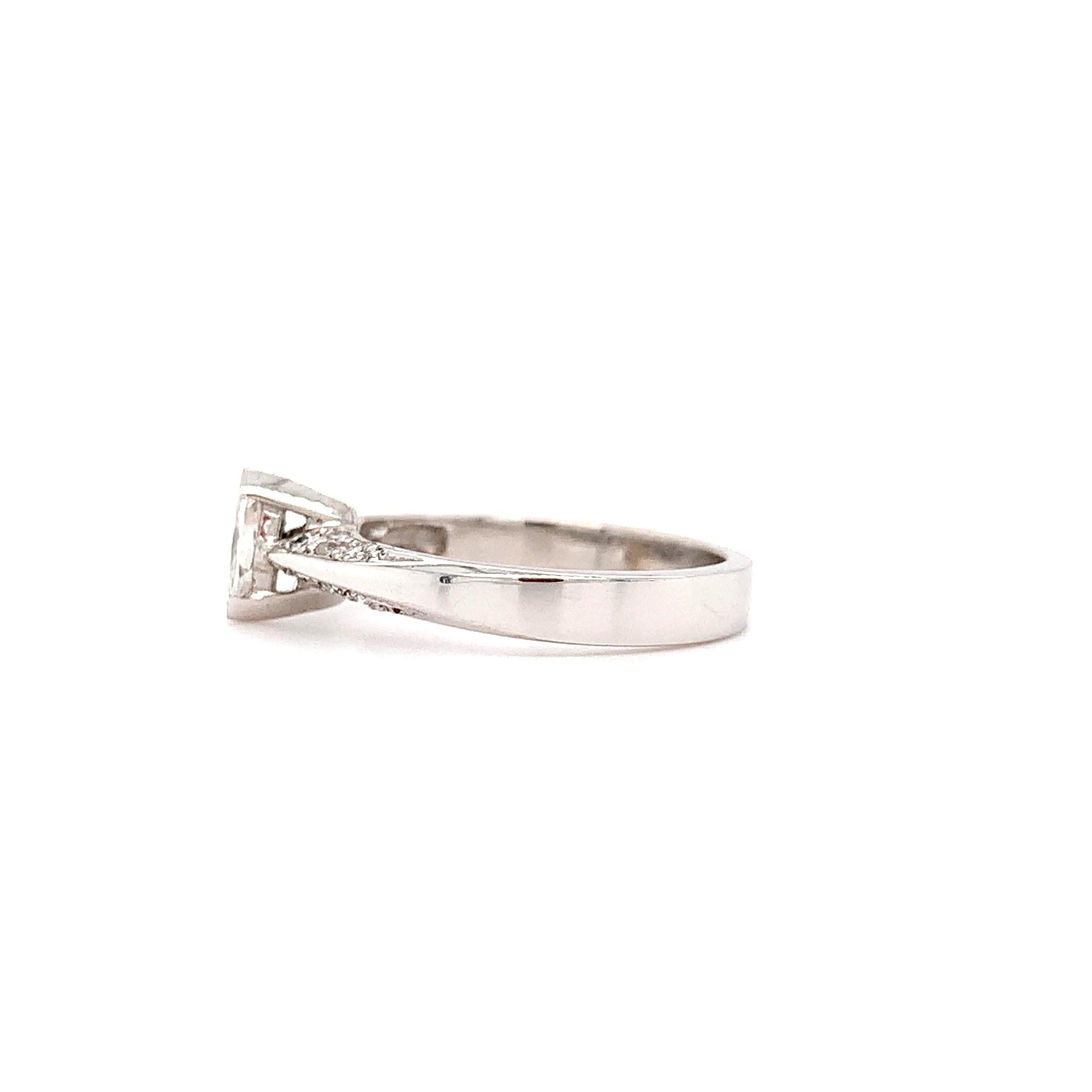 Marquise diamond solitaire engagement ring 18k white gold In New Condition For Sale In London, GB