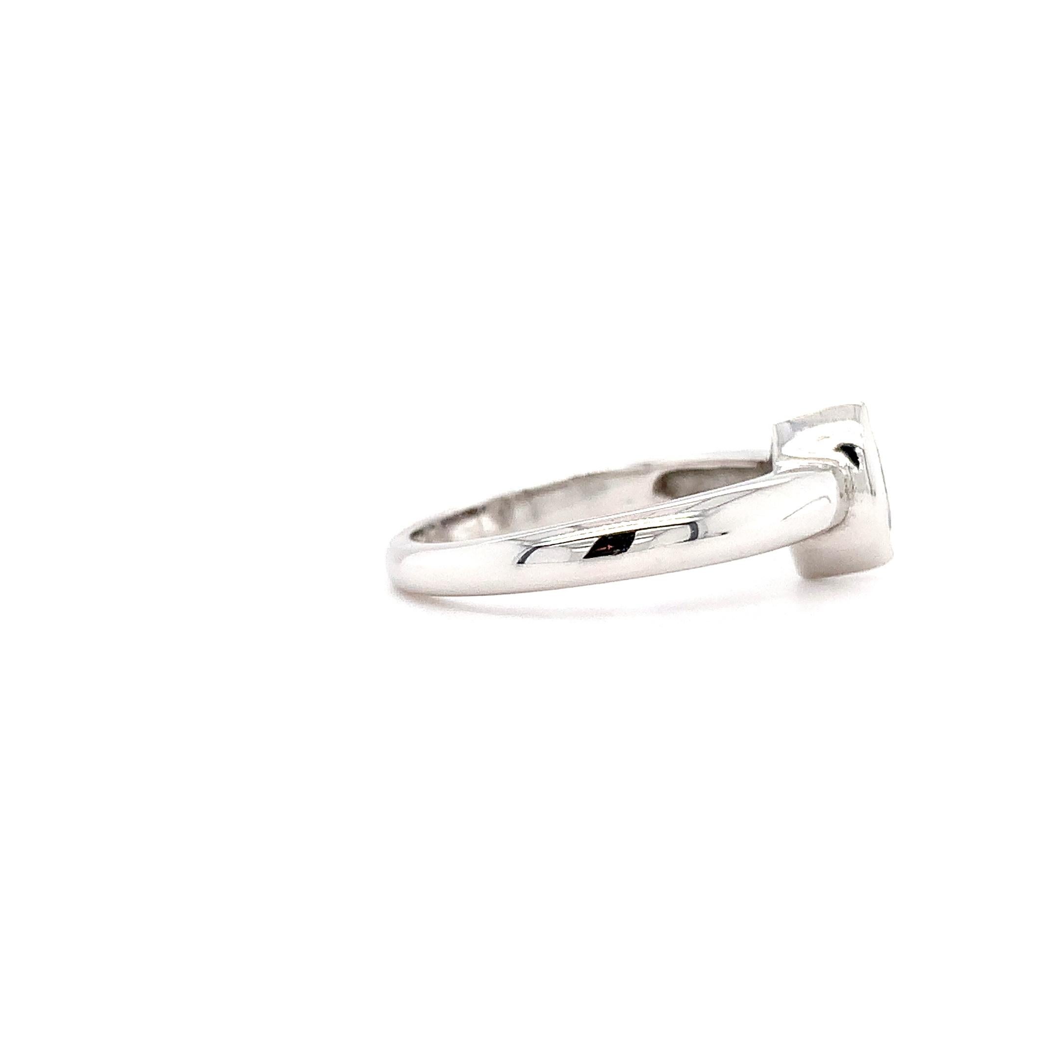 Women's Marquise Diamond solitaire engagement ring platinum For Sale