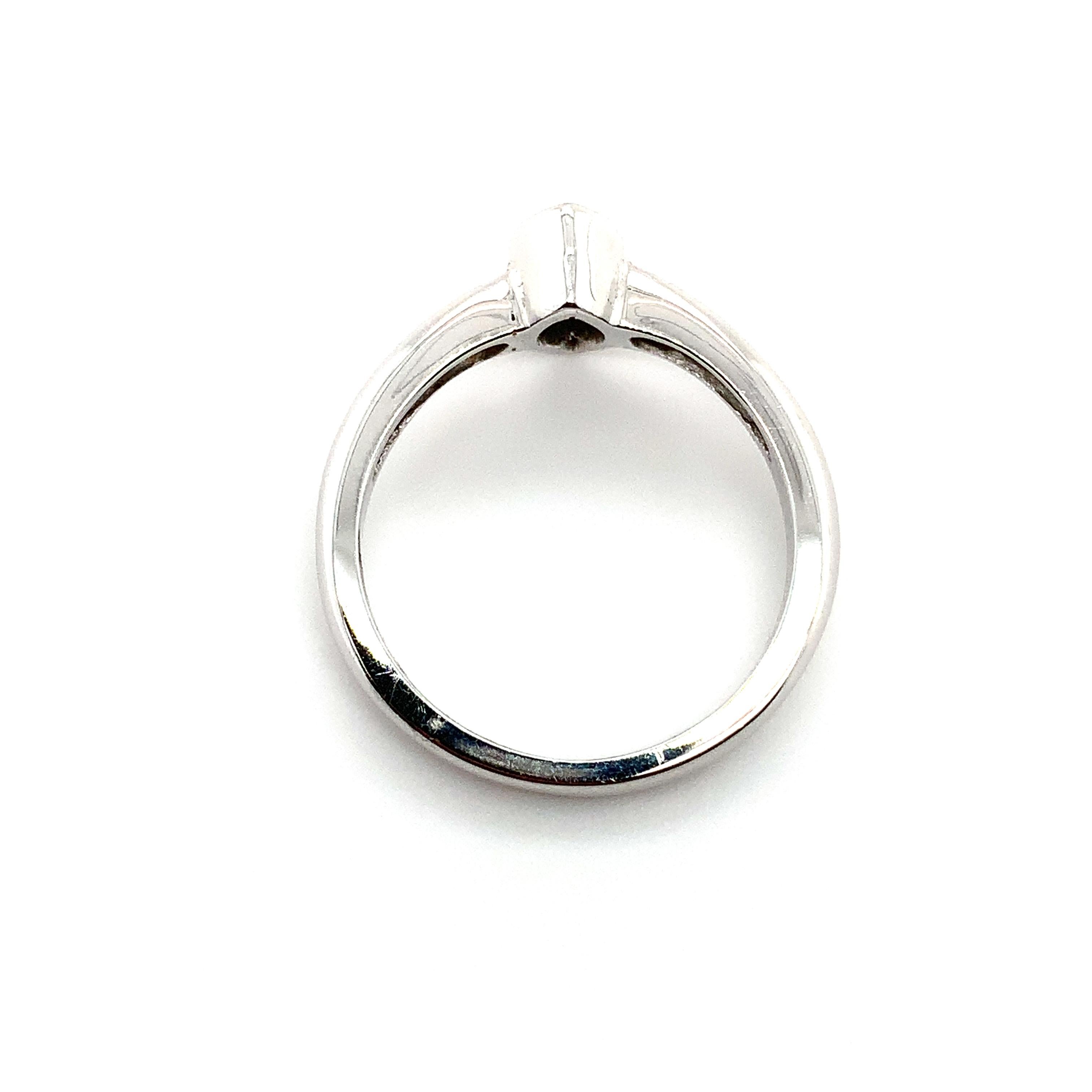 Marquise Diamond solitaire engagement ring platinum For Sale 1