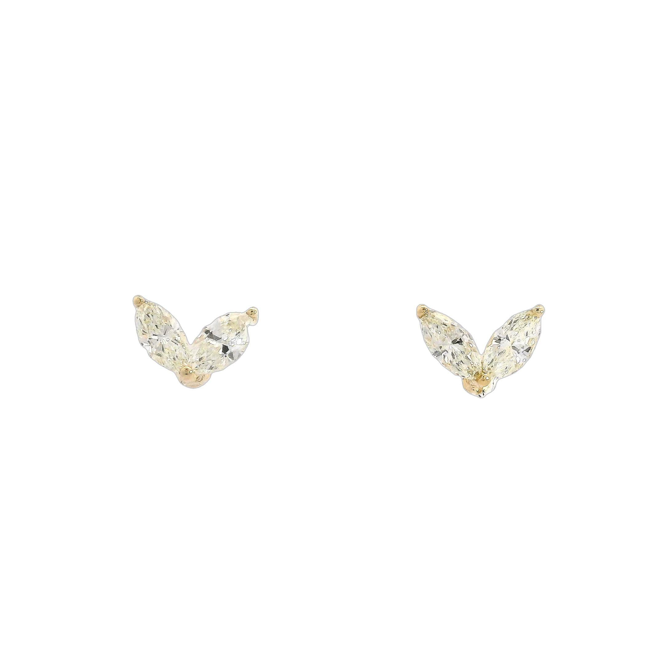 Schmücken Sie sich mit unaufdringlichem Luxus mit diesen wunderbaren Marquise-Diamant-Ohrsteckern. Jeder Ohrring aus poliertem 18-karätigem Gelbgold ist mit zwei Diamanten im Marquise-Schliff von insgesamt 0,51 Karat besetzt, die zu jedem Ensemble
