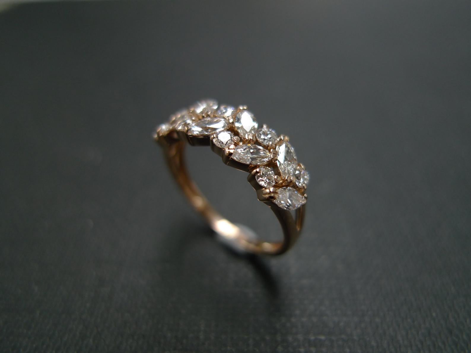 En vente :  Bague de fiançailles et bague de fiançailles en or rose avec diamants taille marquise, faite à la main 2