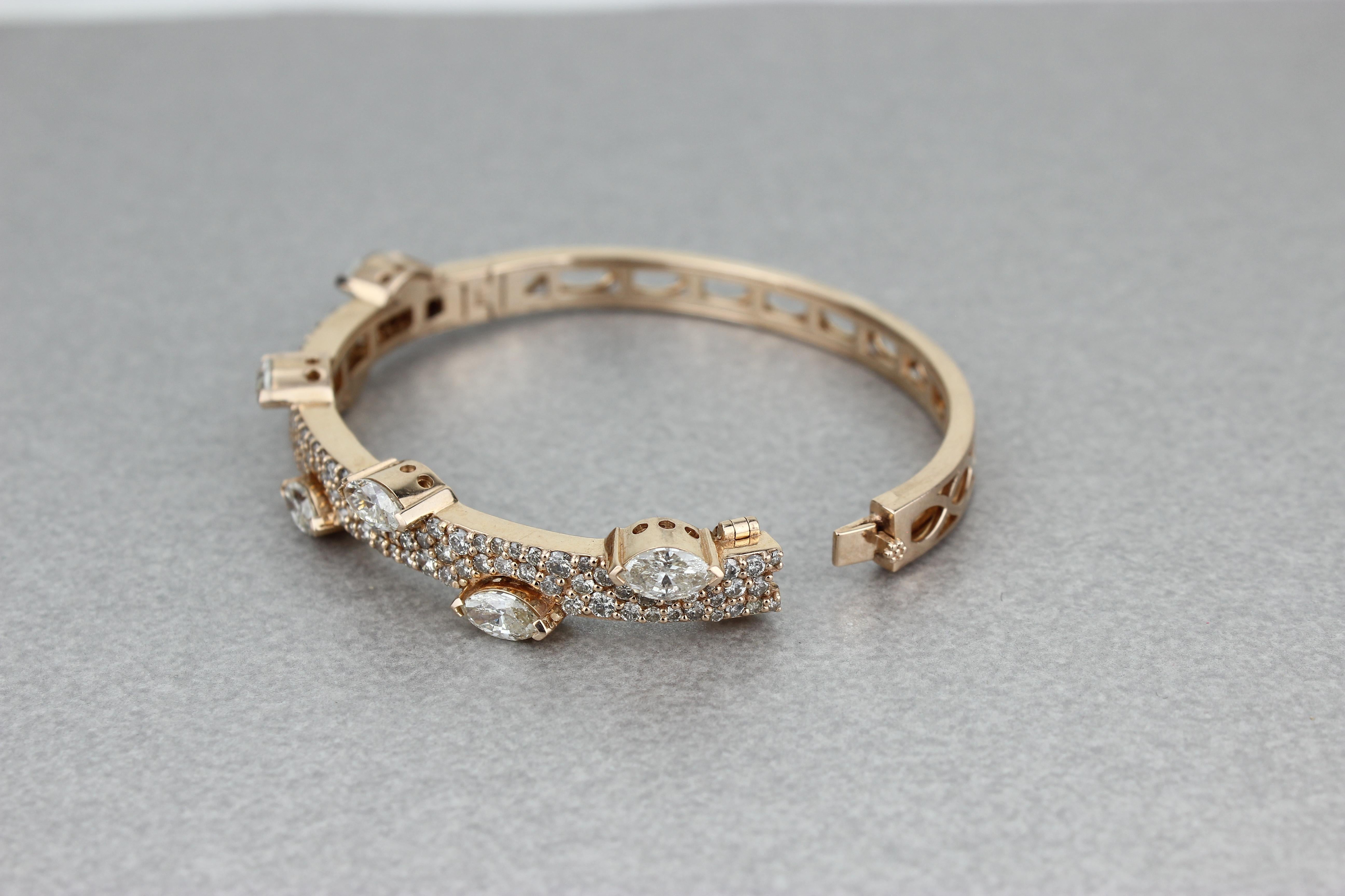 Art Deco Marquise Diamonds Bracelet in 18k Solid Gold For Sale
