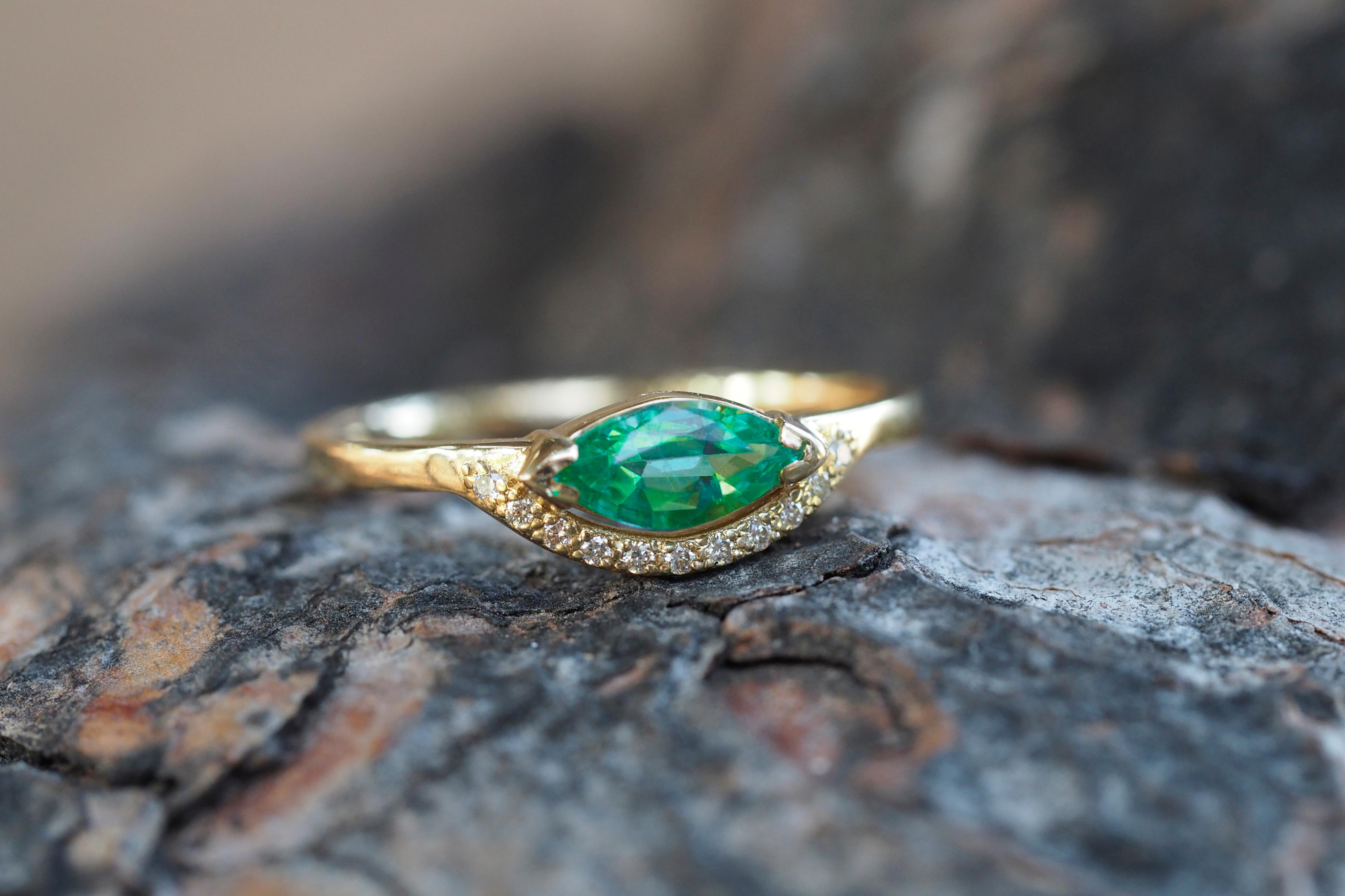 Marquise Emerald Ring.  For Sale 4