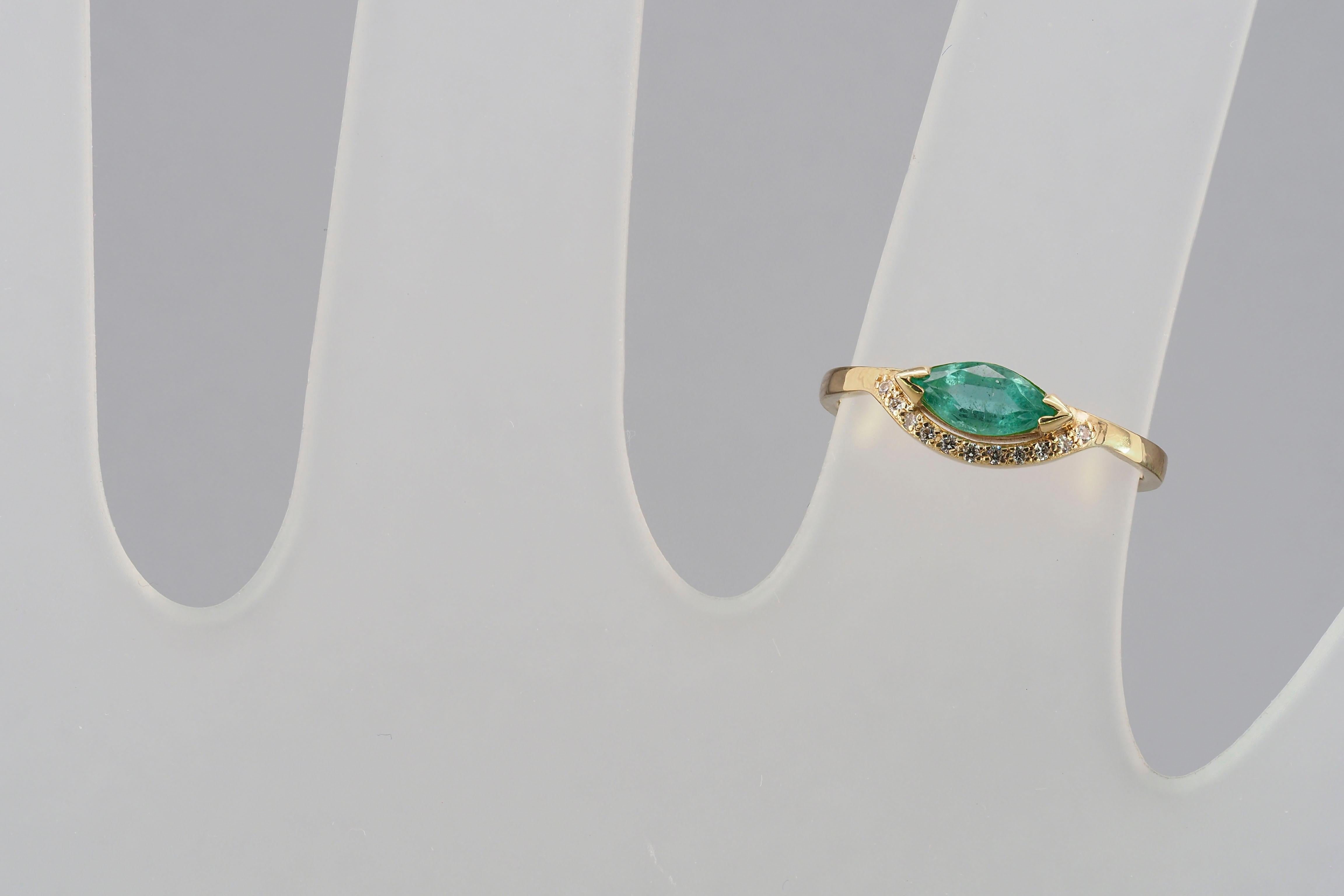 Marquise Emerald Ring.  For Sale 2