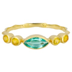 Marquise-Smaragdring aus 14 Karat Gold. 