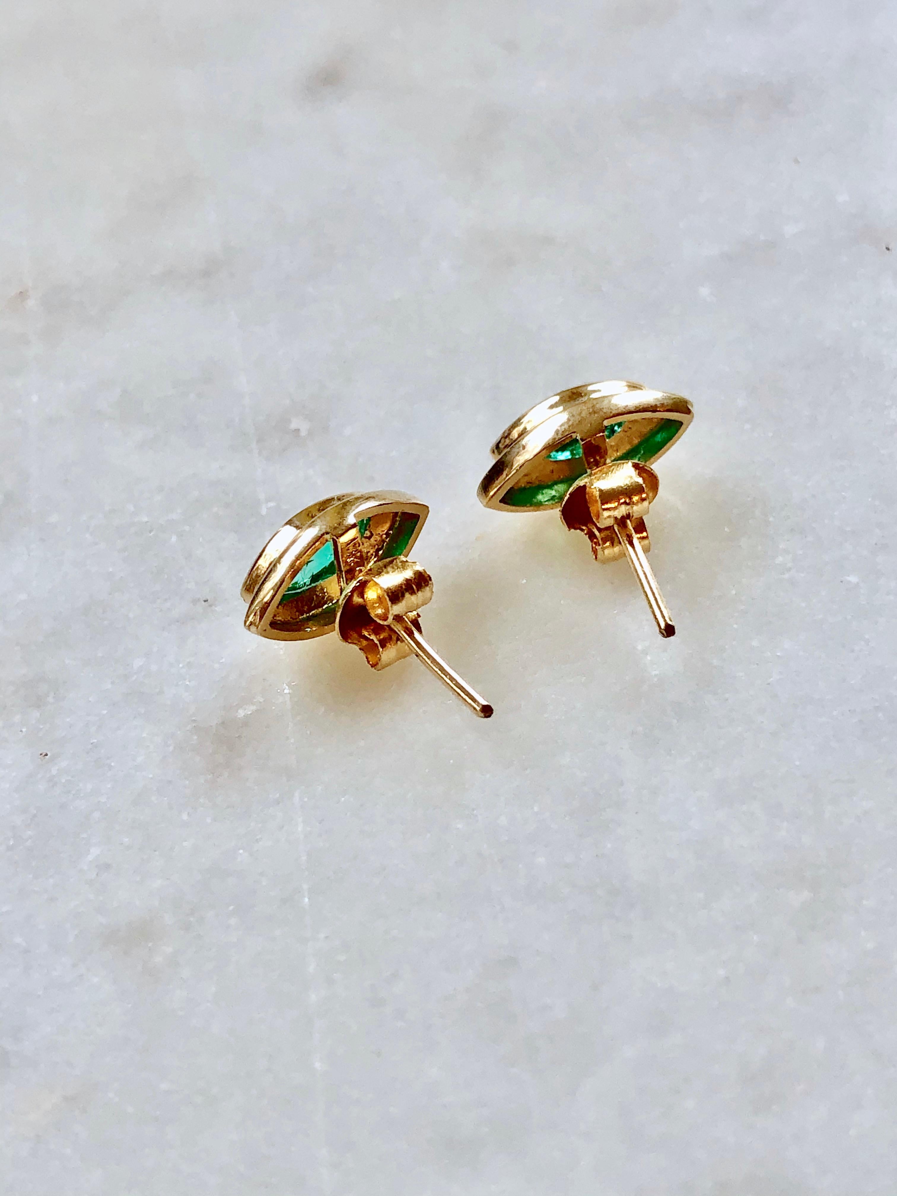 Marquise Emerald Stud Earrings 18 Karat Yellow Gold 4