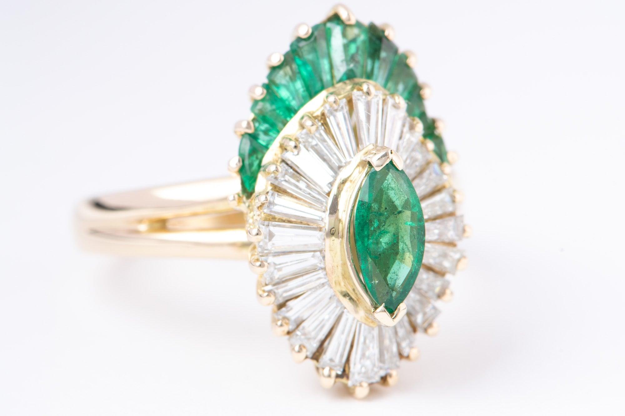 ♥ Marquise Emerald with Baguette Emerald and Diamond Halo 14K Gold Engagement Ring V1156
♥ This is a gorgeous ring set with an emerald marquis center stone and surrounded by baguette emeralds and diamonds.
♥ The item measures 18.6mm in length (North