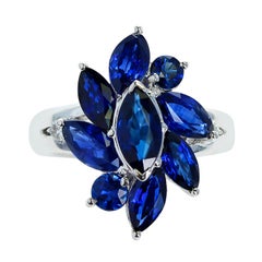 Bague marquise en platine, saphir bleu de 3,88 carats et diamant 0,06 carat