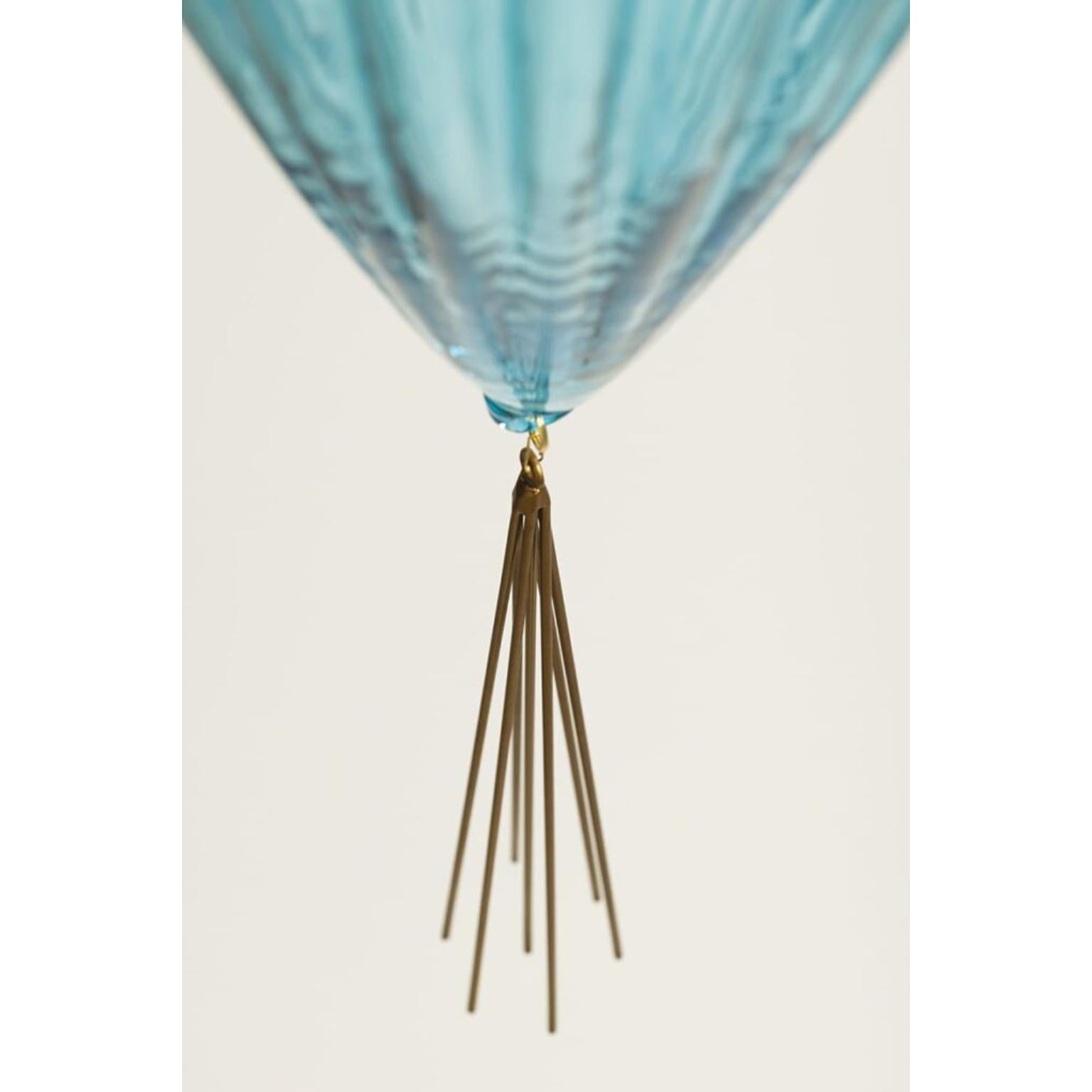 Lampada a sospensione Marquise Goccia di MM Lampadari
Dimensioni: Ø 60 x H. 100 cm.
Materiali: Metallo e vetro di Murano.

Tutte le nostre lampade possono essere cablate a seconda del Paese. Se viene venduto negli Stati Uniti, sarà cablato per gli