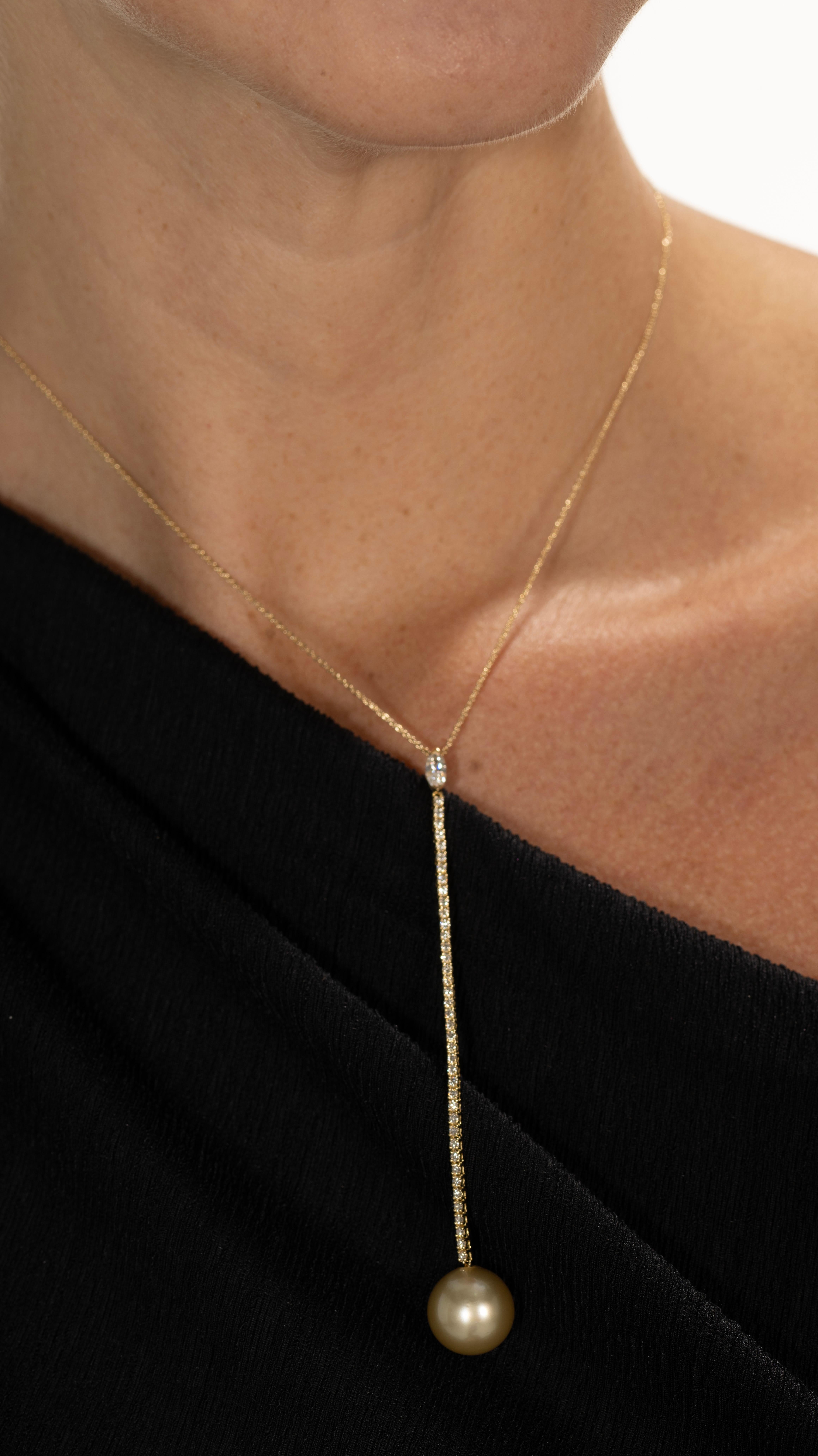 Collar Marquesa y Perla Dorada con Diamantes Engastados en Oro de 18K en venta 8