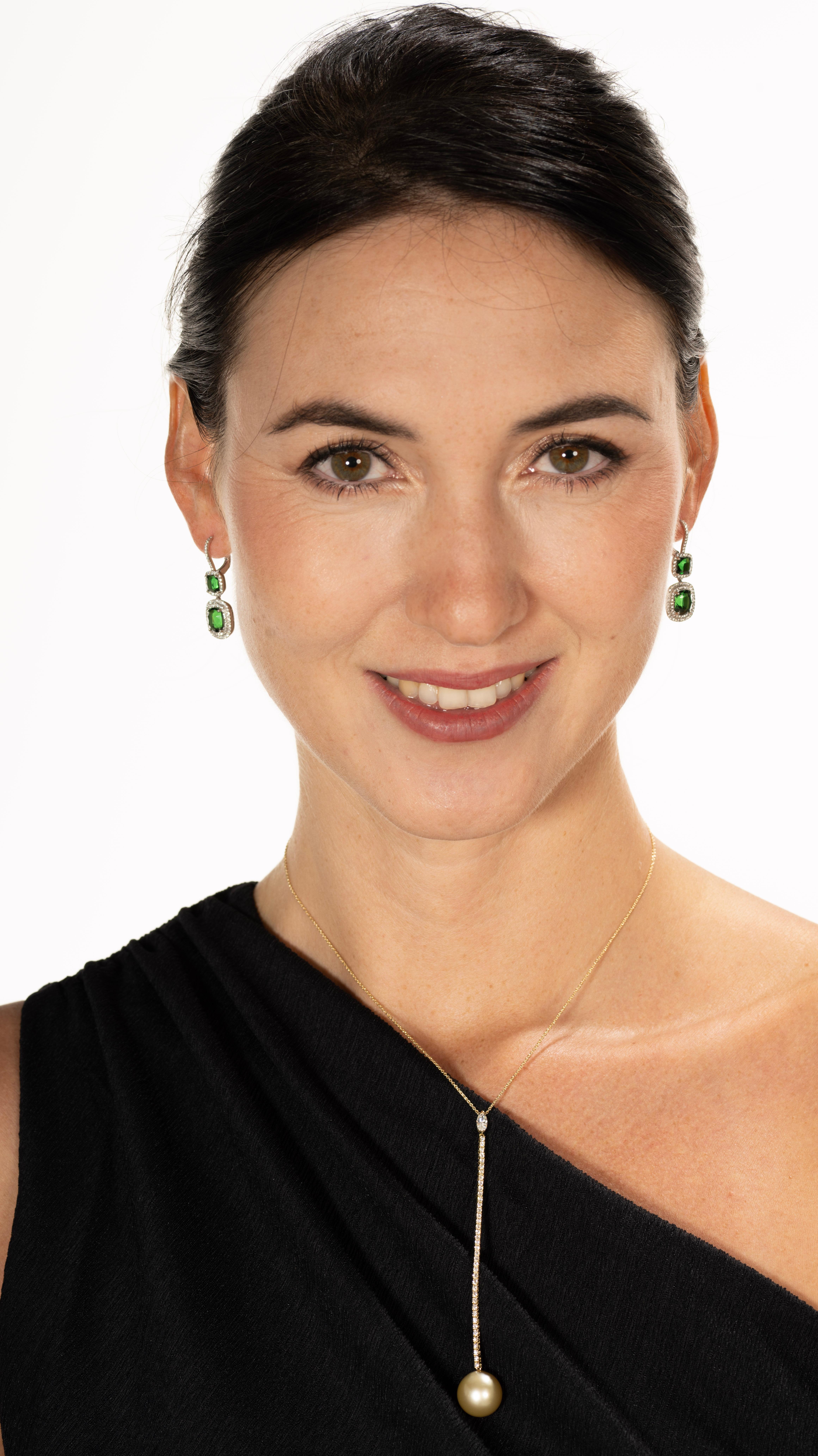 Collar Marquesa y Perla Dorada con Diamantes Engastados en Oro de 18K en venta 4