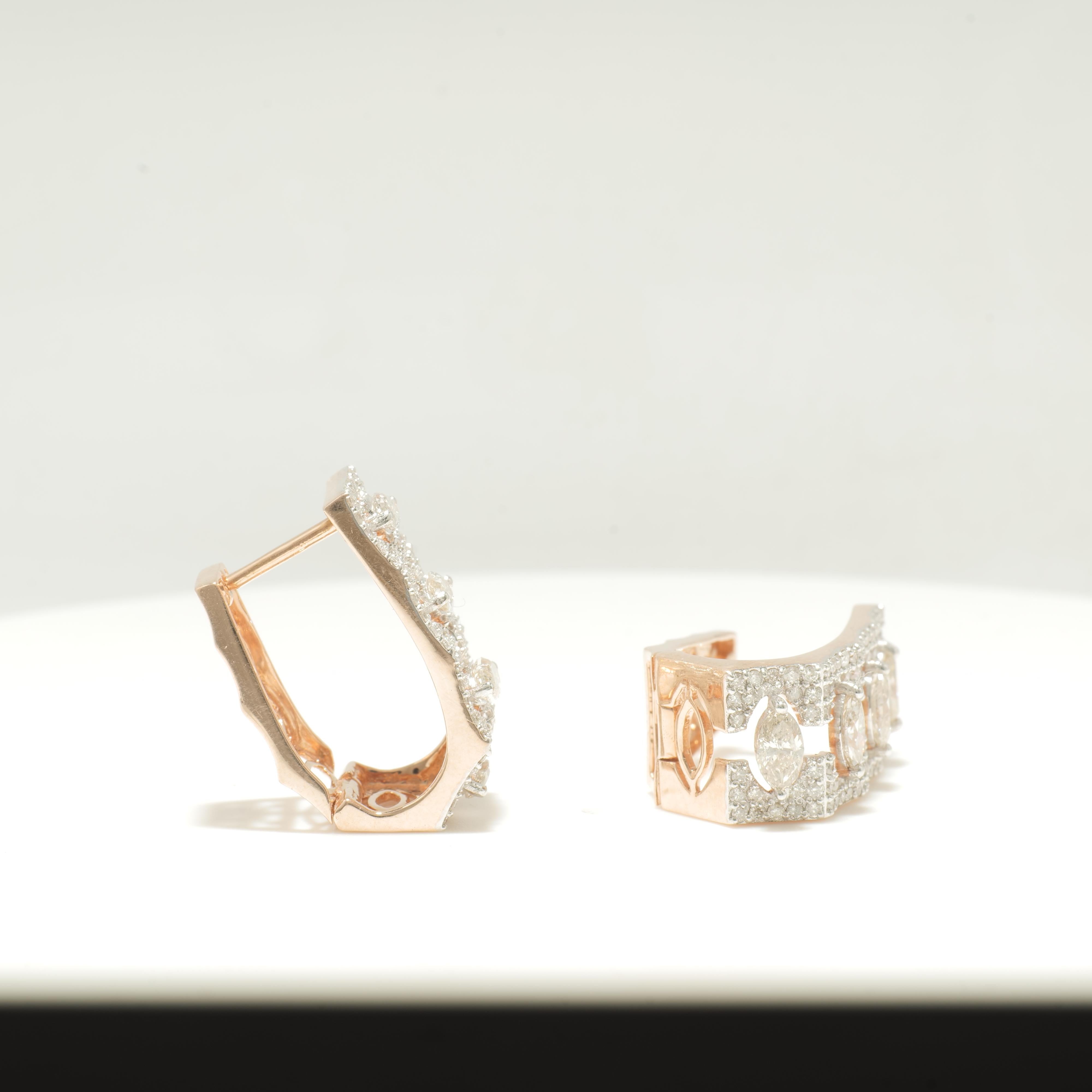 Orecchini Huggie con diamante Marquise Halo in oro massiccio 14K (certificati) in vendita 2