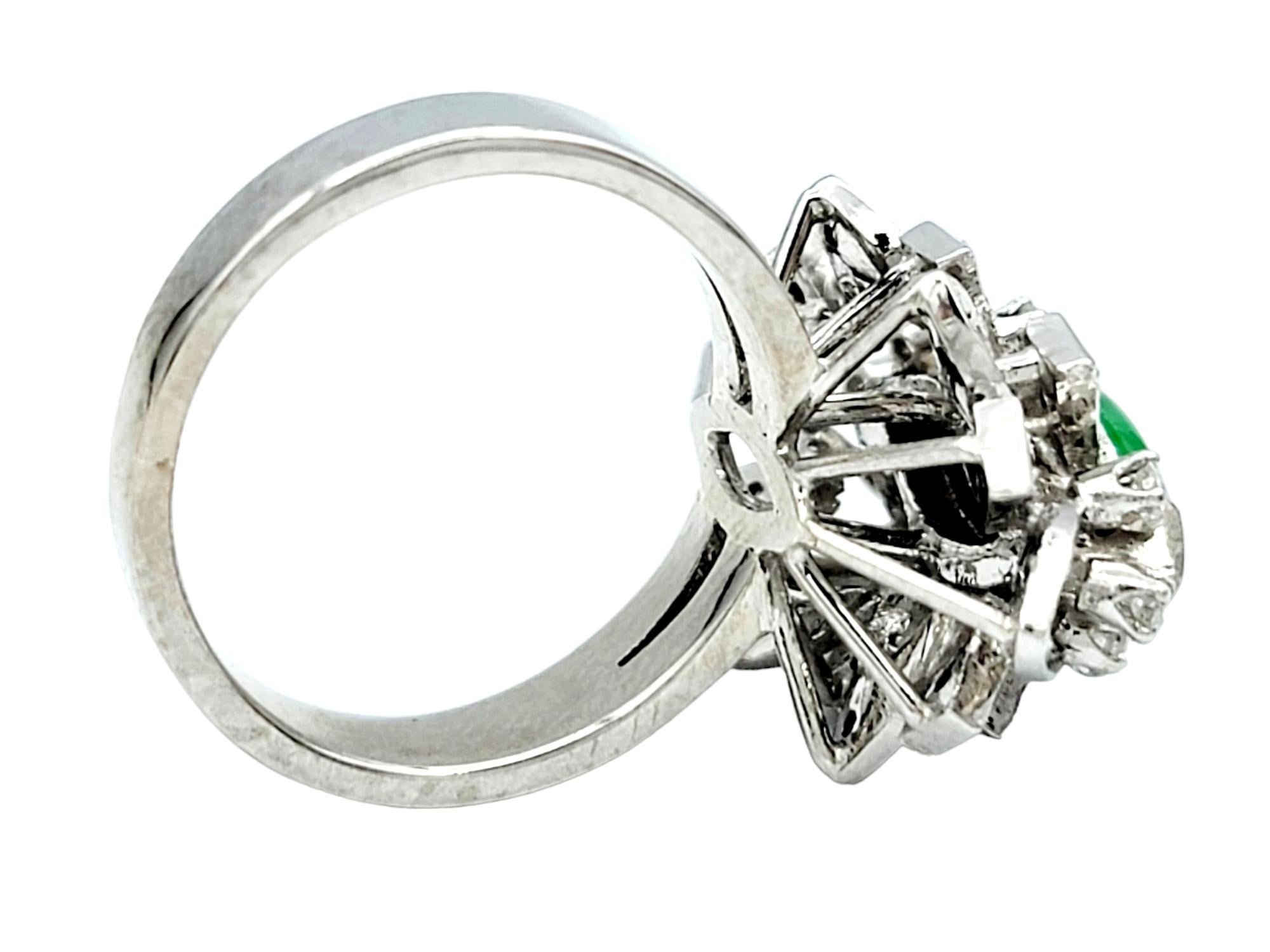 Cocktailring aus 10 Karat Weißgold mit Marquise-Jadeit und Diamant im Einzelschliff (Marquiseschliff) im Angebot
