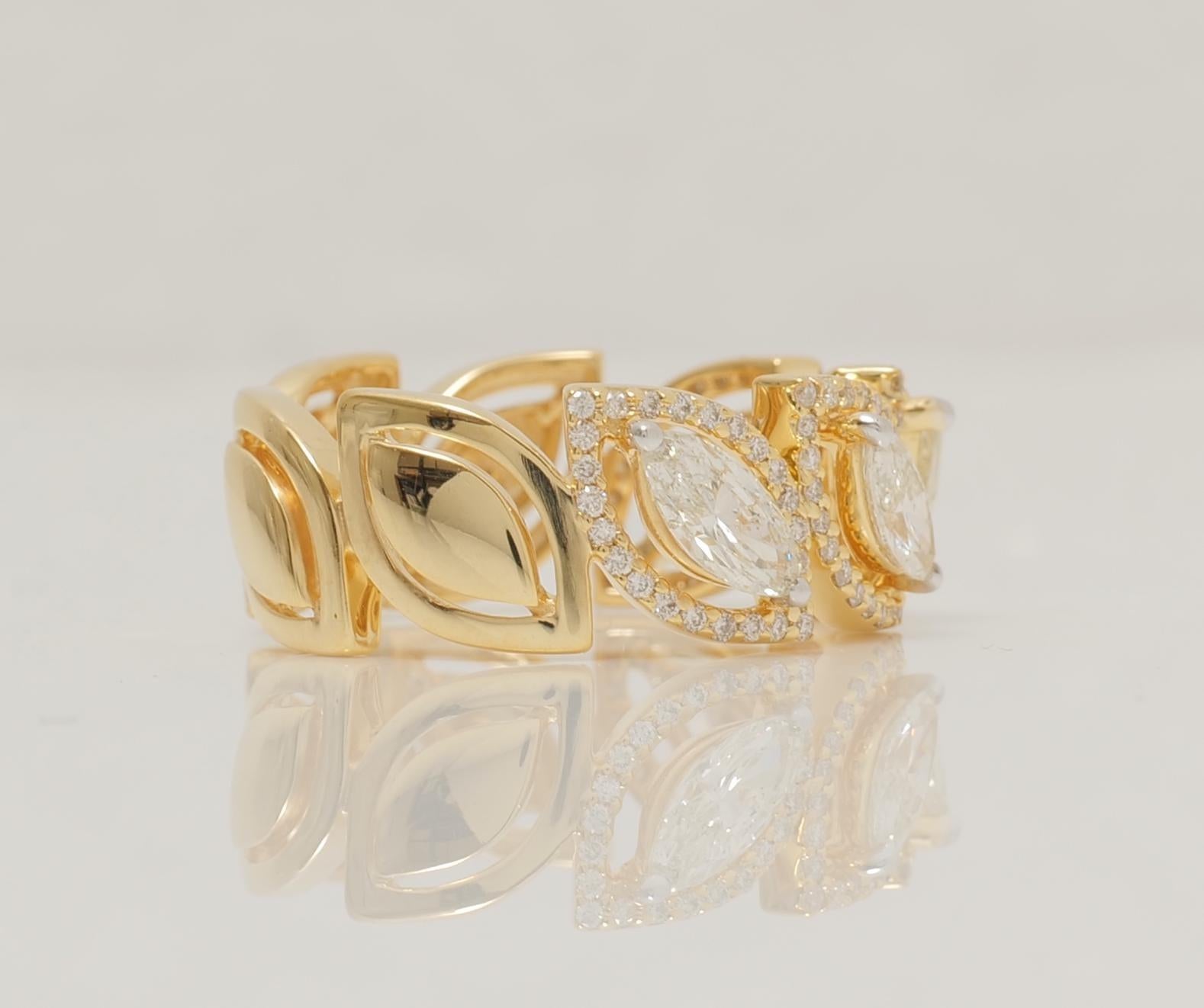 Anello a fascia per l'eternità con diamante a foglie marquise in oro massiccio 14 carati (certificato) In condizioni Nuovo in vendita a New Delhi, DL