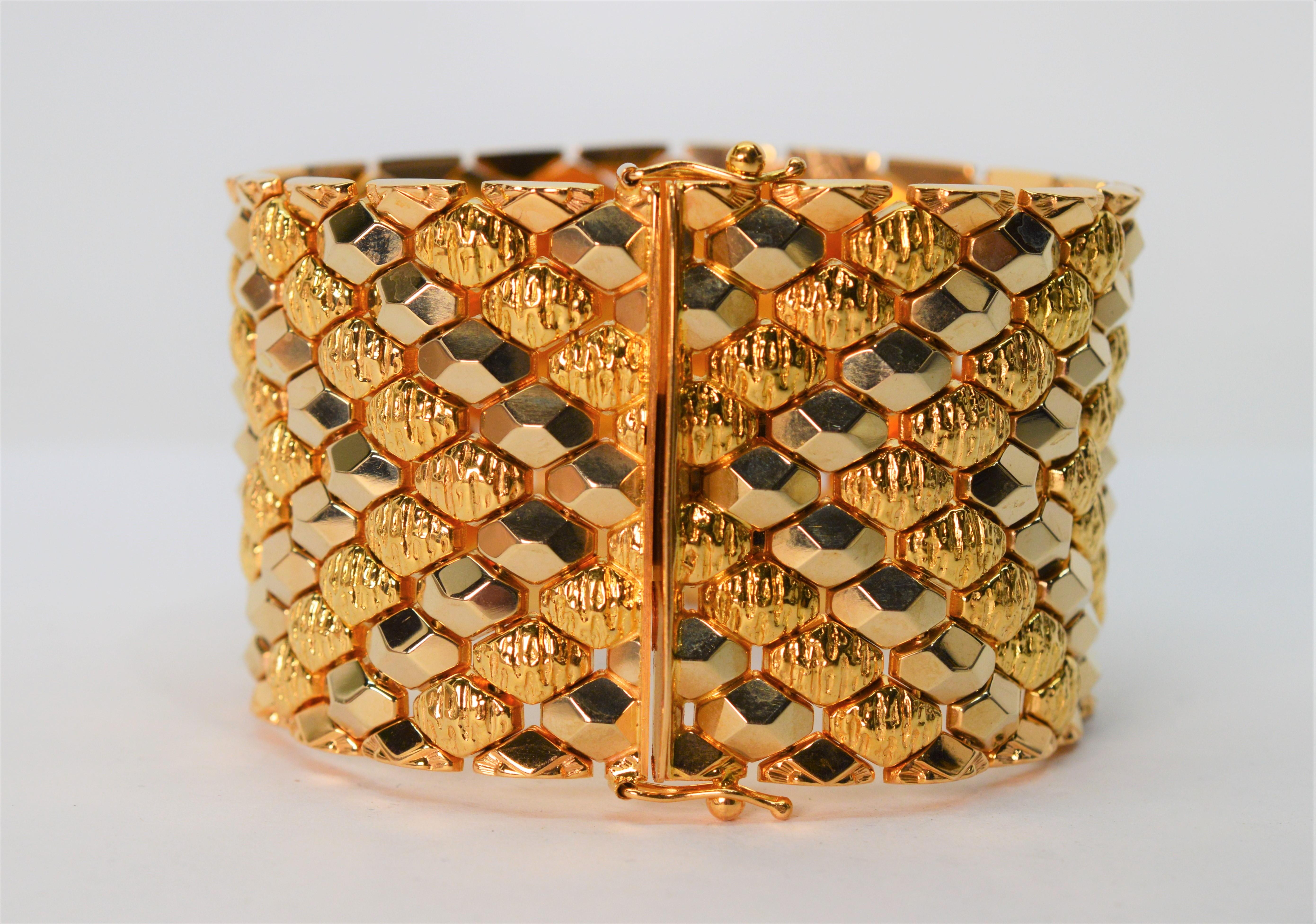 Bracelet manchette large et souple à maillons marquises en or jaune 18 carats en vente 6
