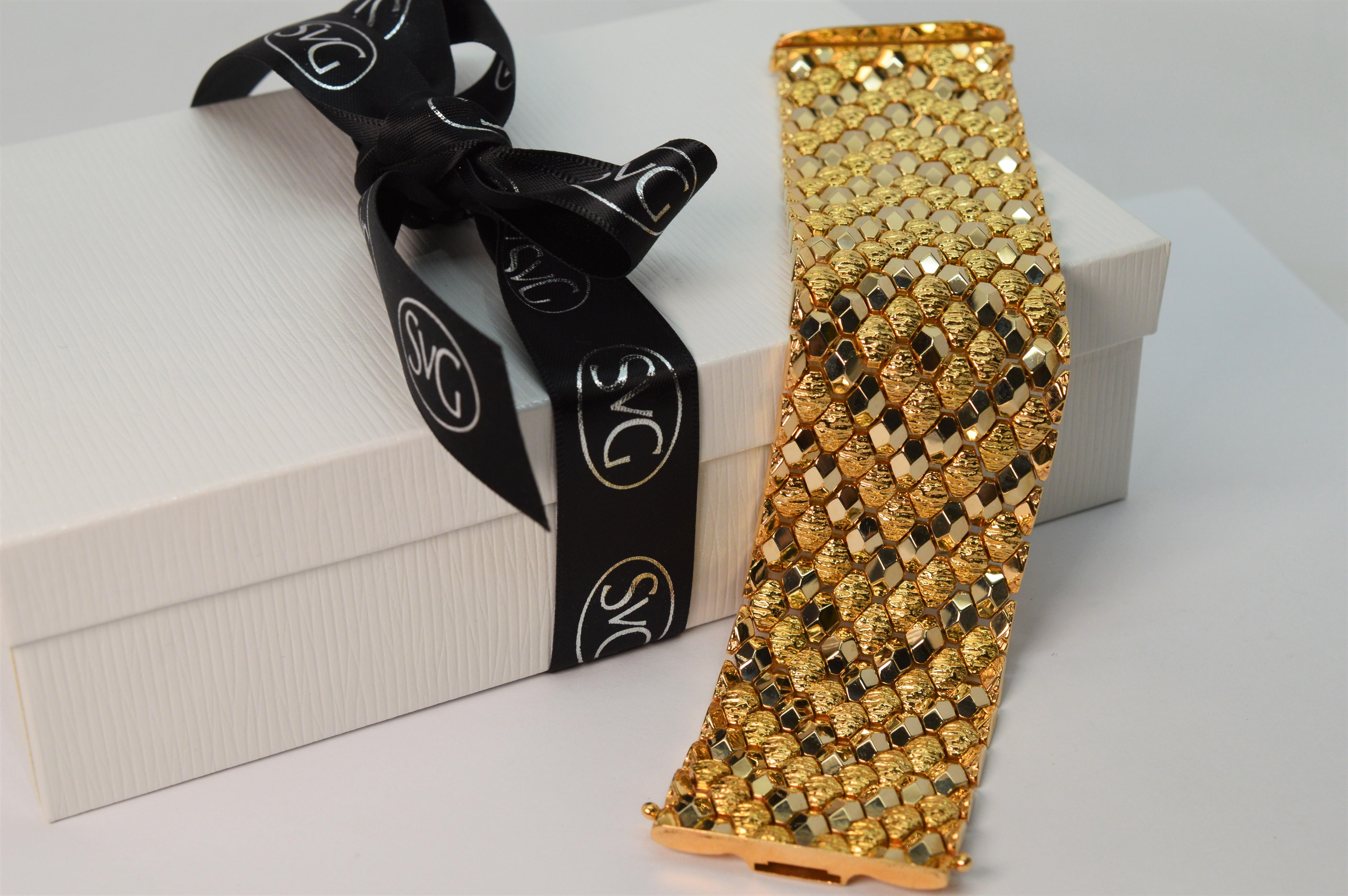 Bracelet manchette large et souple à maillons marquises en or jaune 18 carats en vente 14