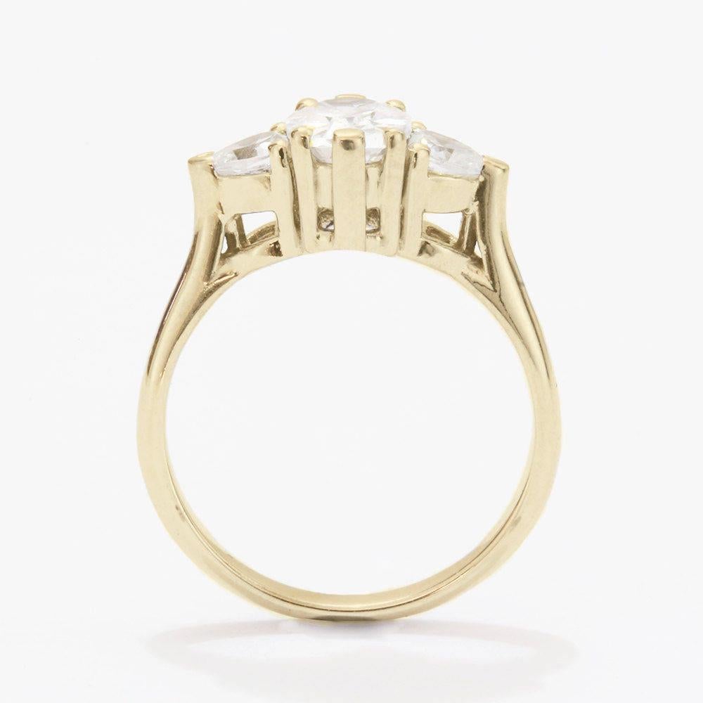 Marquise Moissanit & Herz Diamanten Drei Stein Einzigartige Verlobungsring (Zeitgenössisch) im Angebot