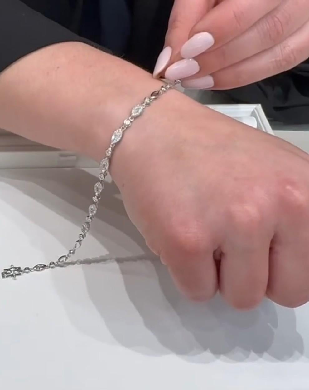 Pulsera de Diamantes de Oro Blanco de 14 K con Doble Cierre de Seguridad en venta 3