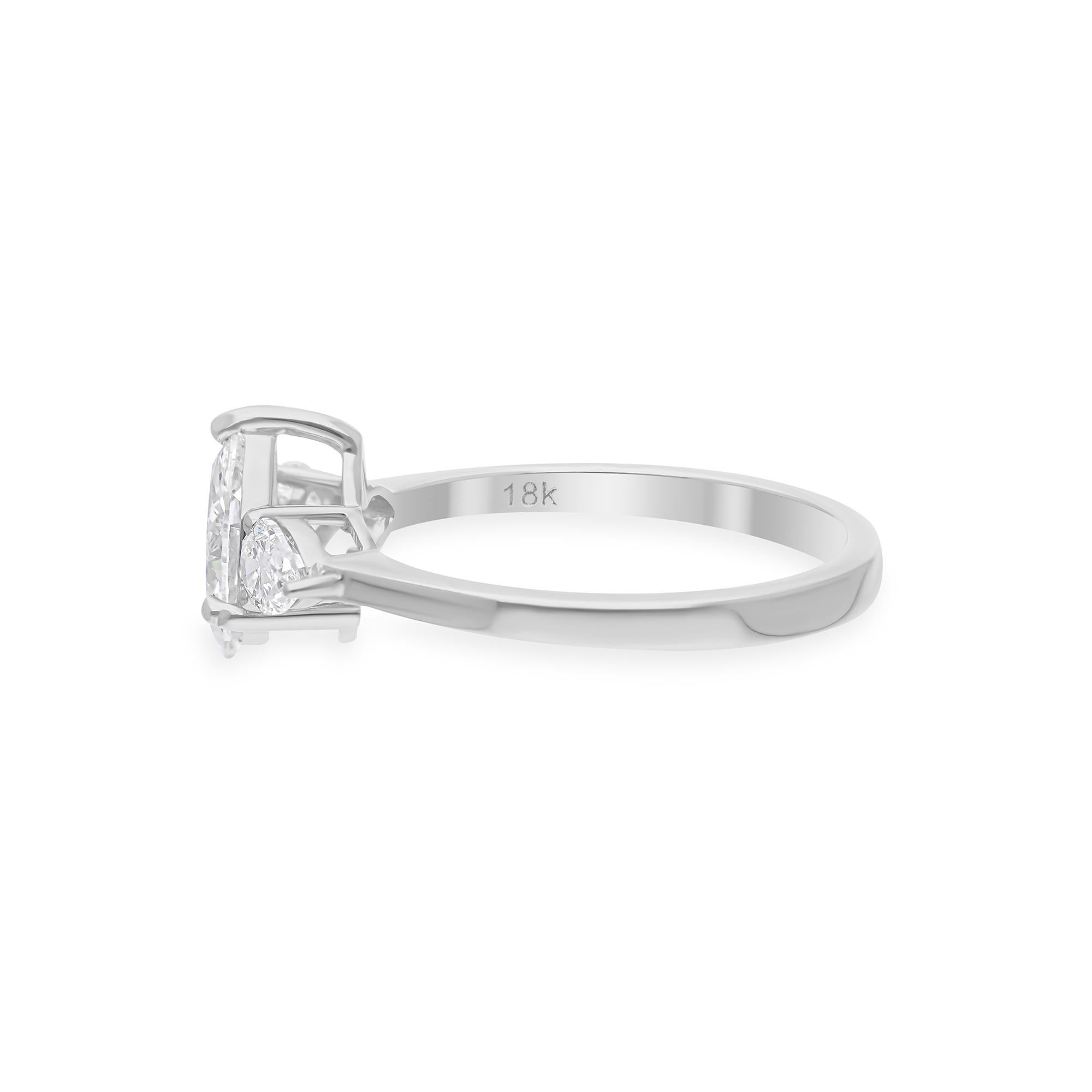 Im Angebot: Marquise Birne SI/H Diamant Drei Stein Verlobungsring 18 Karat Weißgold () 5
