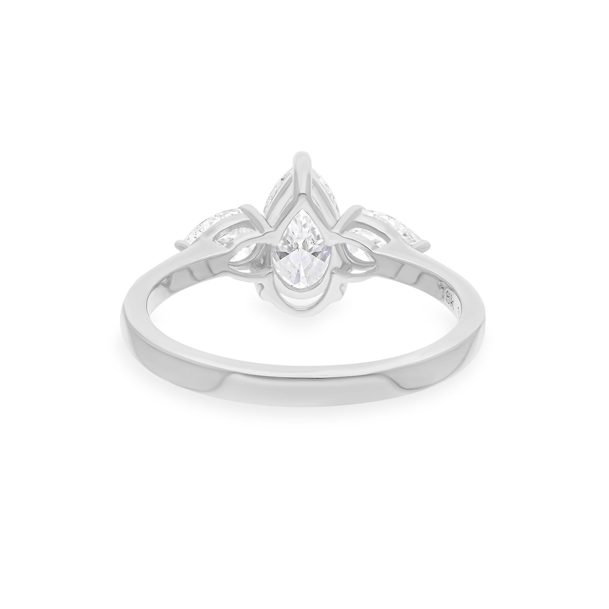 Im Angebot: Marquise Birne SI/H Diamant Drei Stein Verlobungsring 18 Karat Weißgold () 6