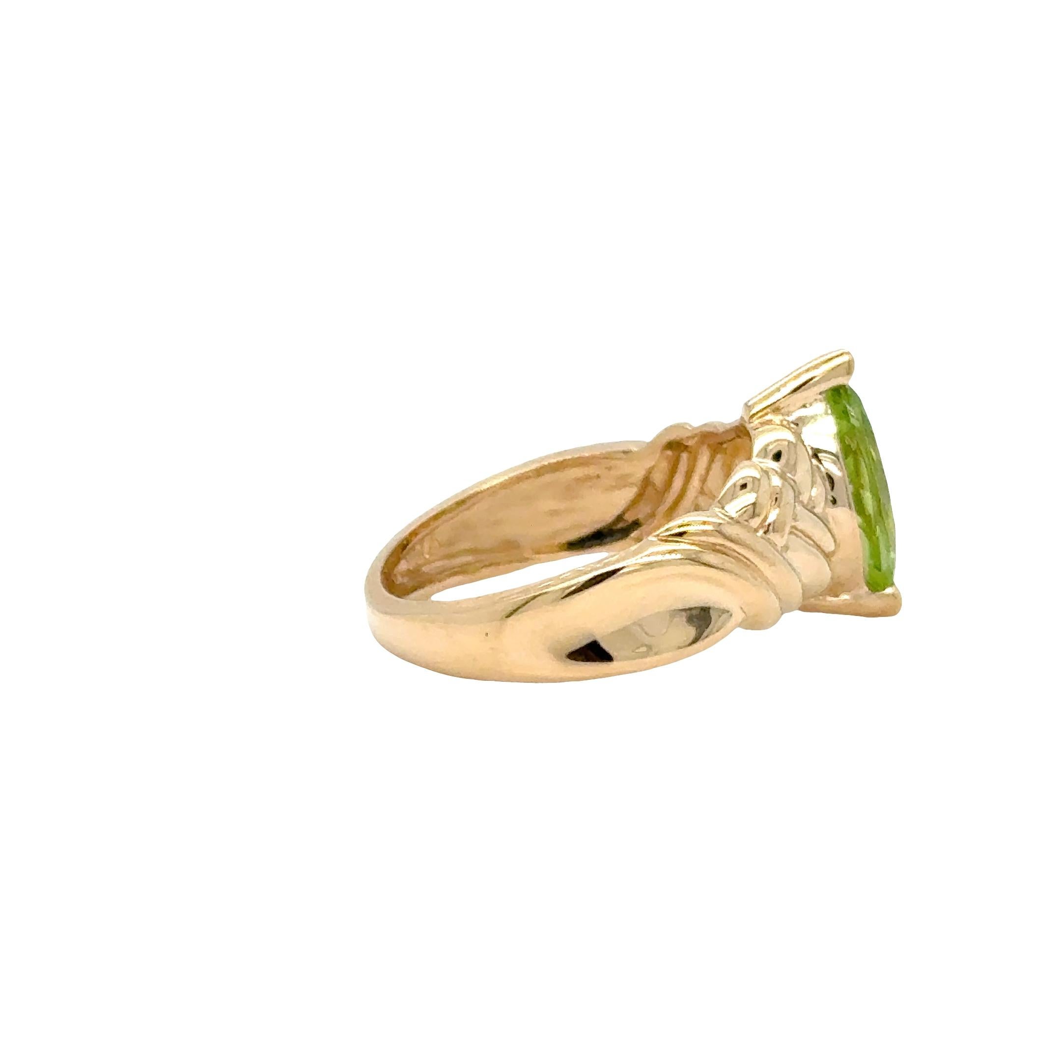 Marquise Peridot Rope Design Ring – North-South Prong Set in 14k Yellow Gold In Excellent Condition For Sale In beverly hills, CA