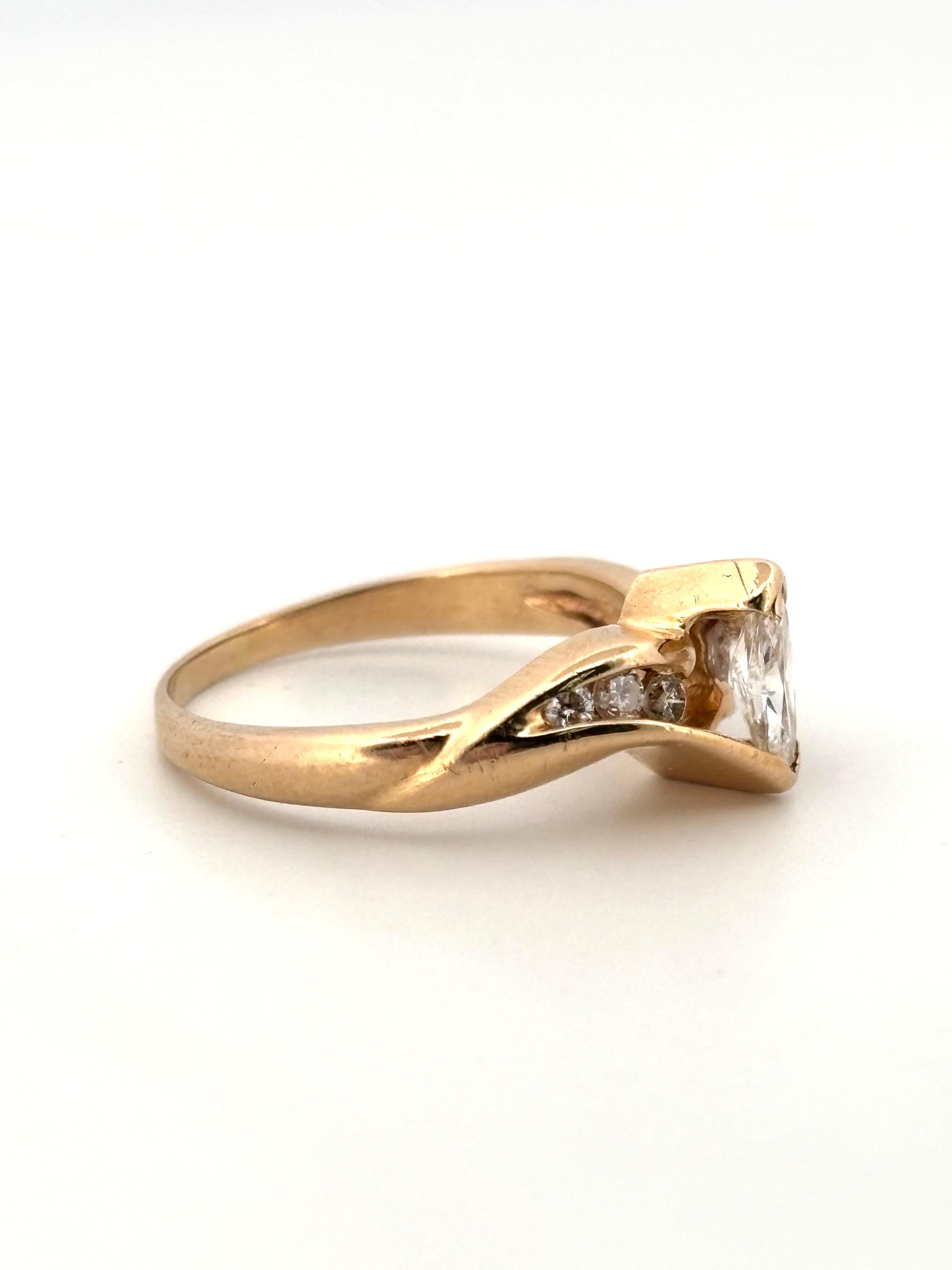 Bague de fiançailles en or jaune 14K Marquise et taille ronde 0.25Ctw Diamant Naturel en vente 3